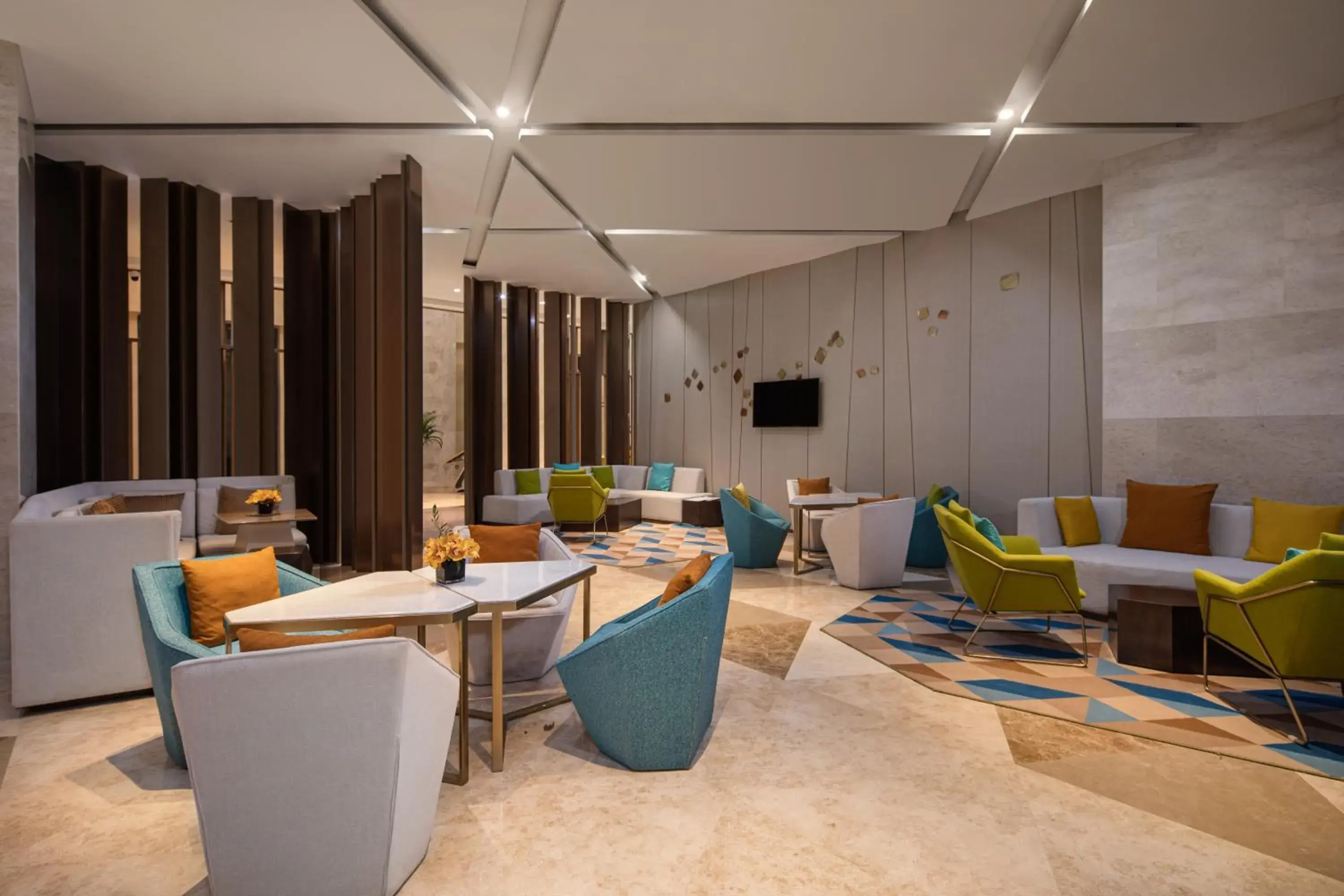 Lounge or bar in Holiday Inn Express Langfang New Chaoyang, an IHG Hotel