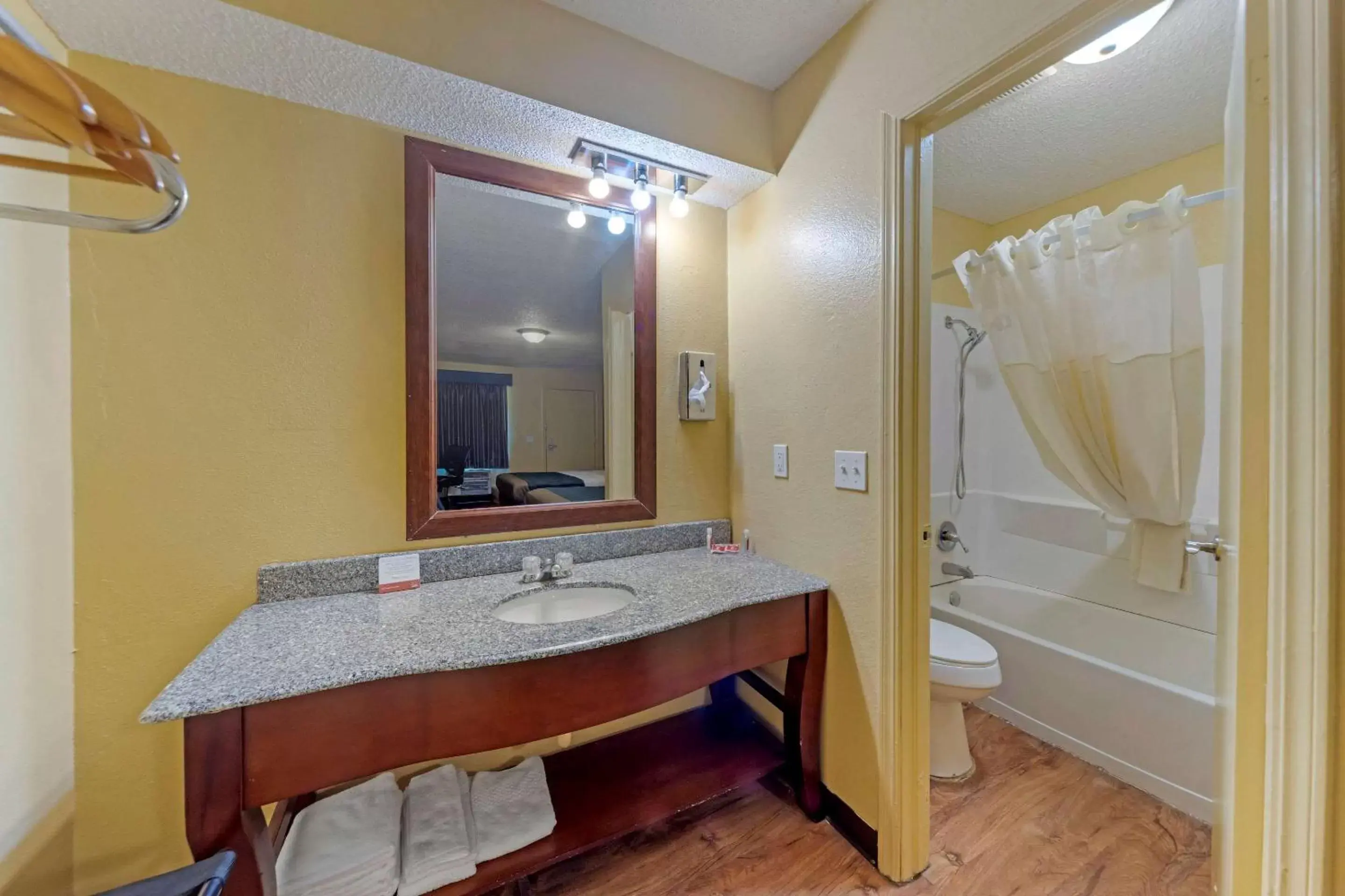 Bathroom in Econo Lodge Pryor