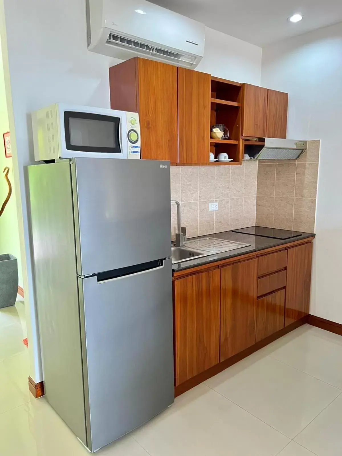 Kitchen/Kitchenette in Mountain Seaview Luxury Apartments