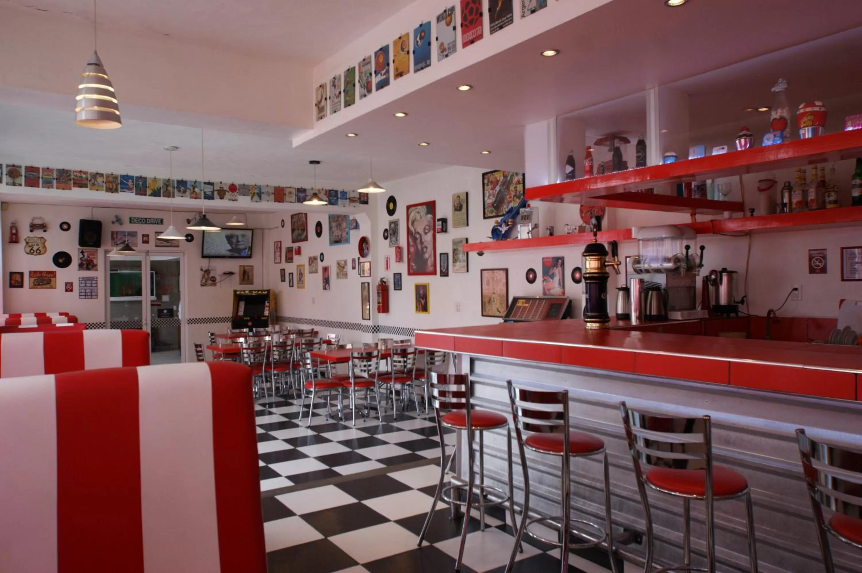 Restaurant/places to eat in Hotel Azucena