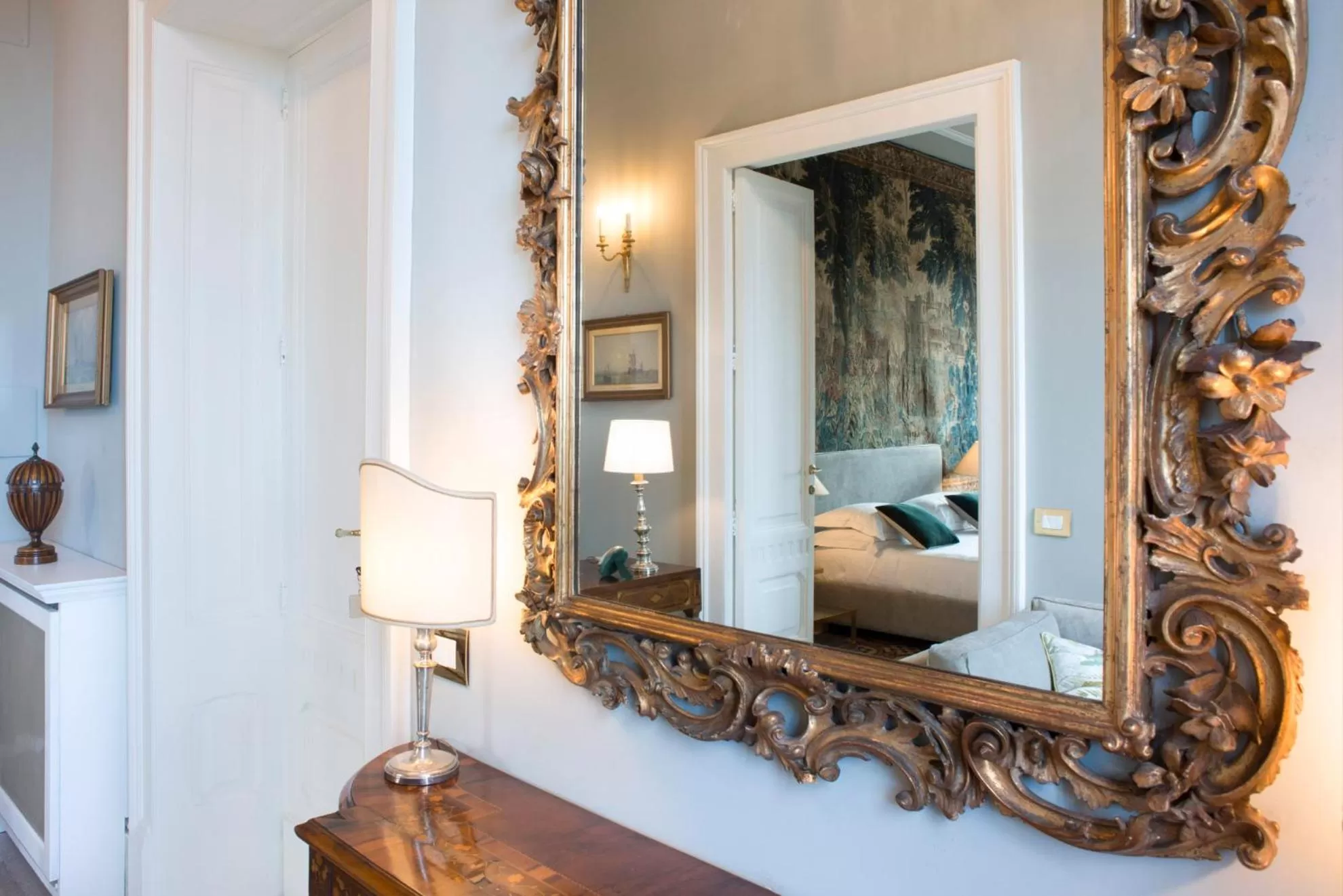 Decorative detail in Vittoria - house of charme