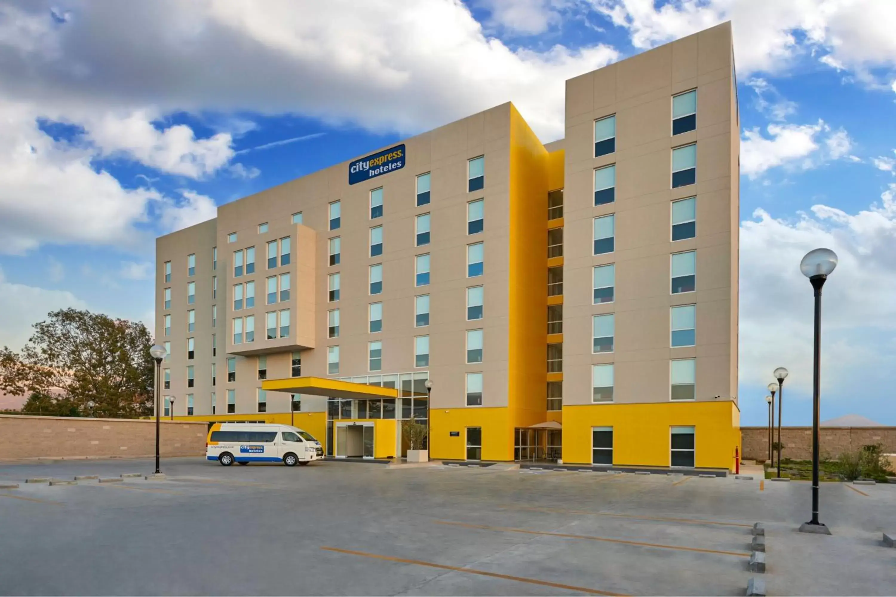 Property Building in City Express by Marriott Puebla FINSA