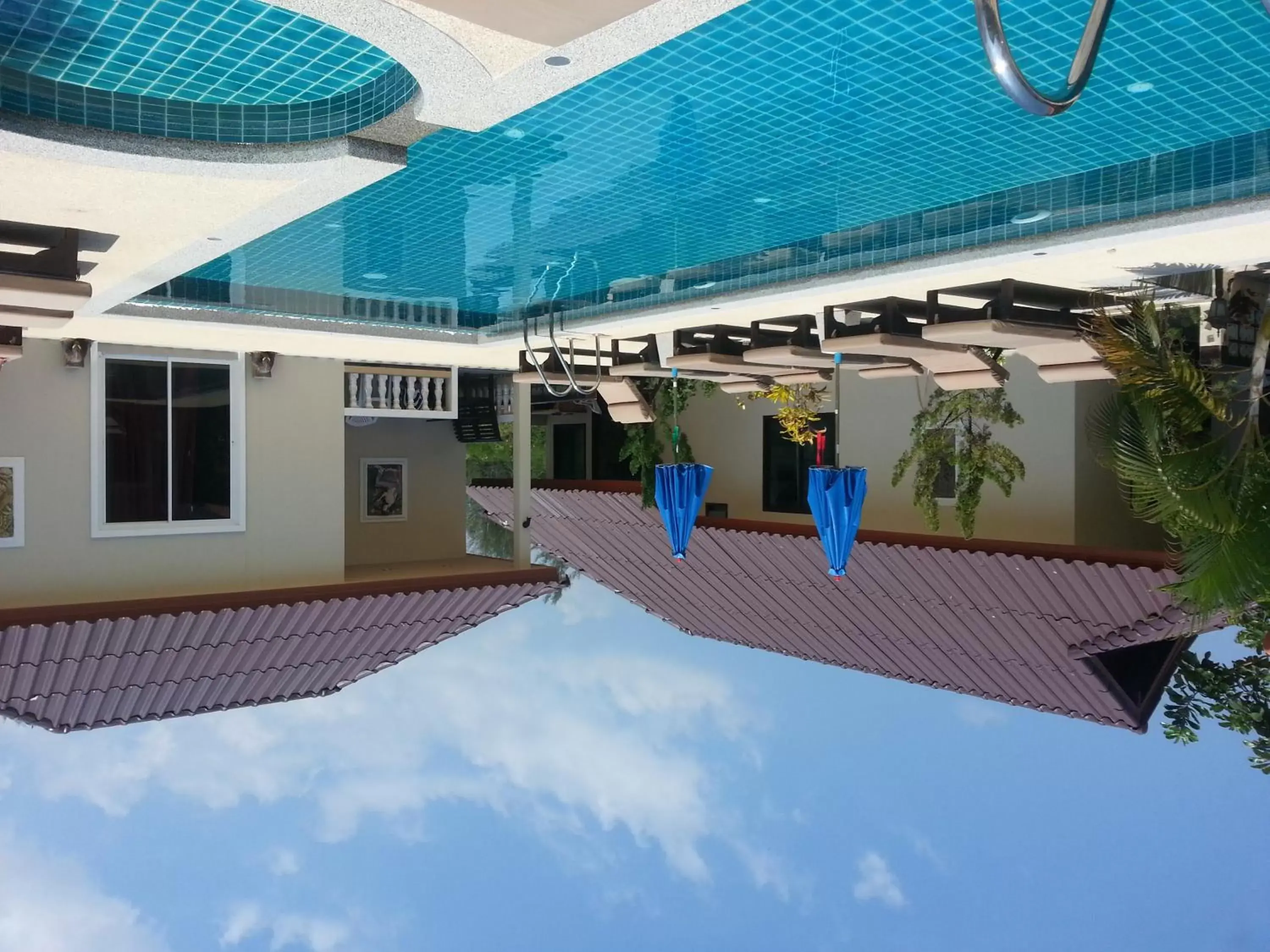 Swimming pool in Khaolak Summer House Resort Swimming pool in Khaolak Summer House Resort