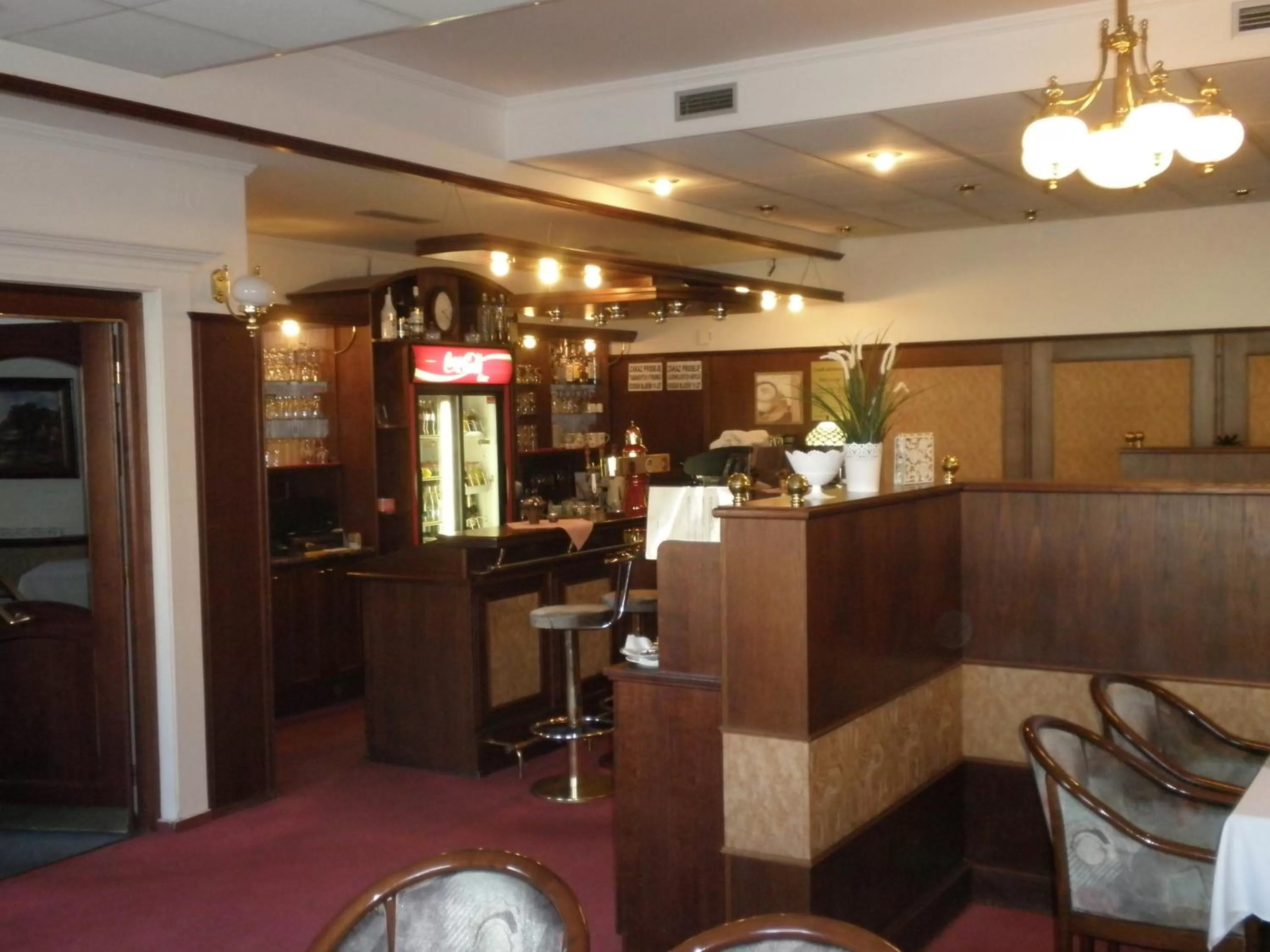 Restaurant/places to eat in Hotel Le Café