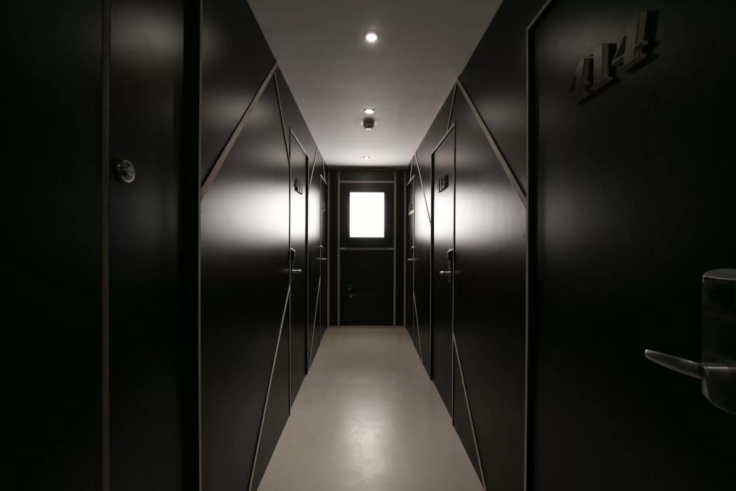 Small Single Room with Shared Bathroom in Kip Hotel