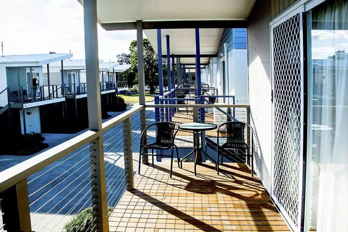 Balcony/Terrace in Peace Resorts - Jervis Bay Holiday Cabins in Sussex Inlet