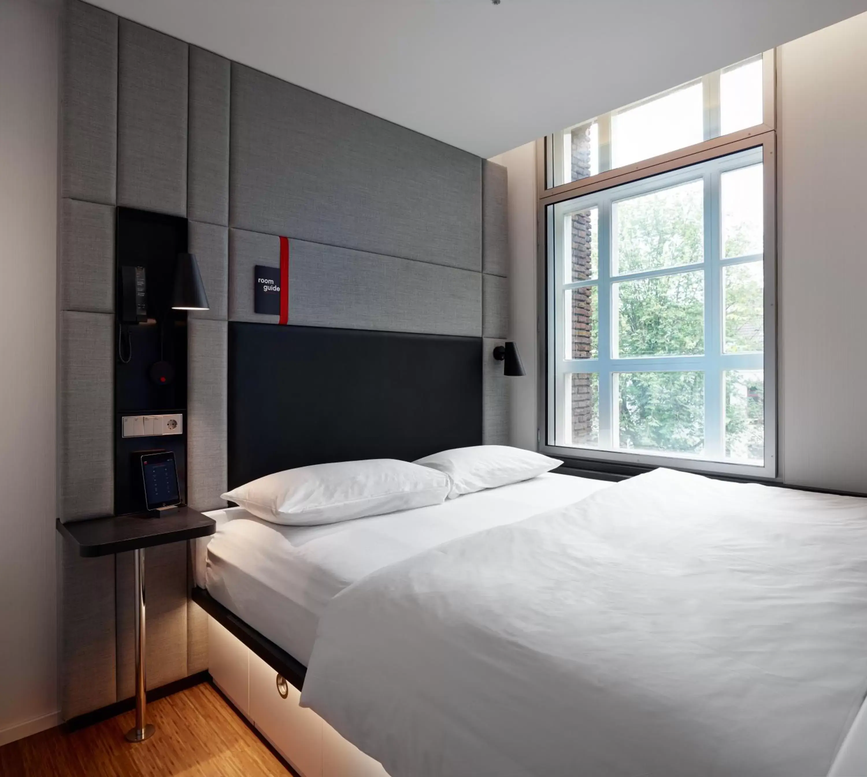 Photo of the whole room, Bed in citizenM Amstel Amsterdam