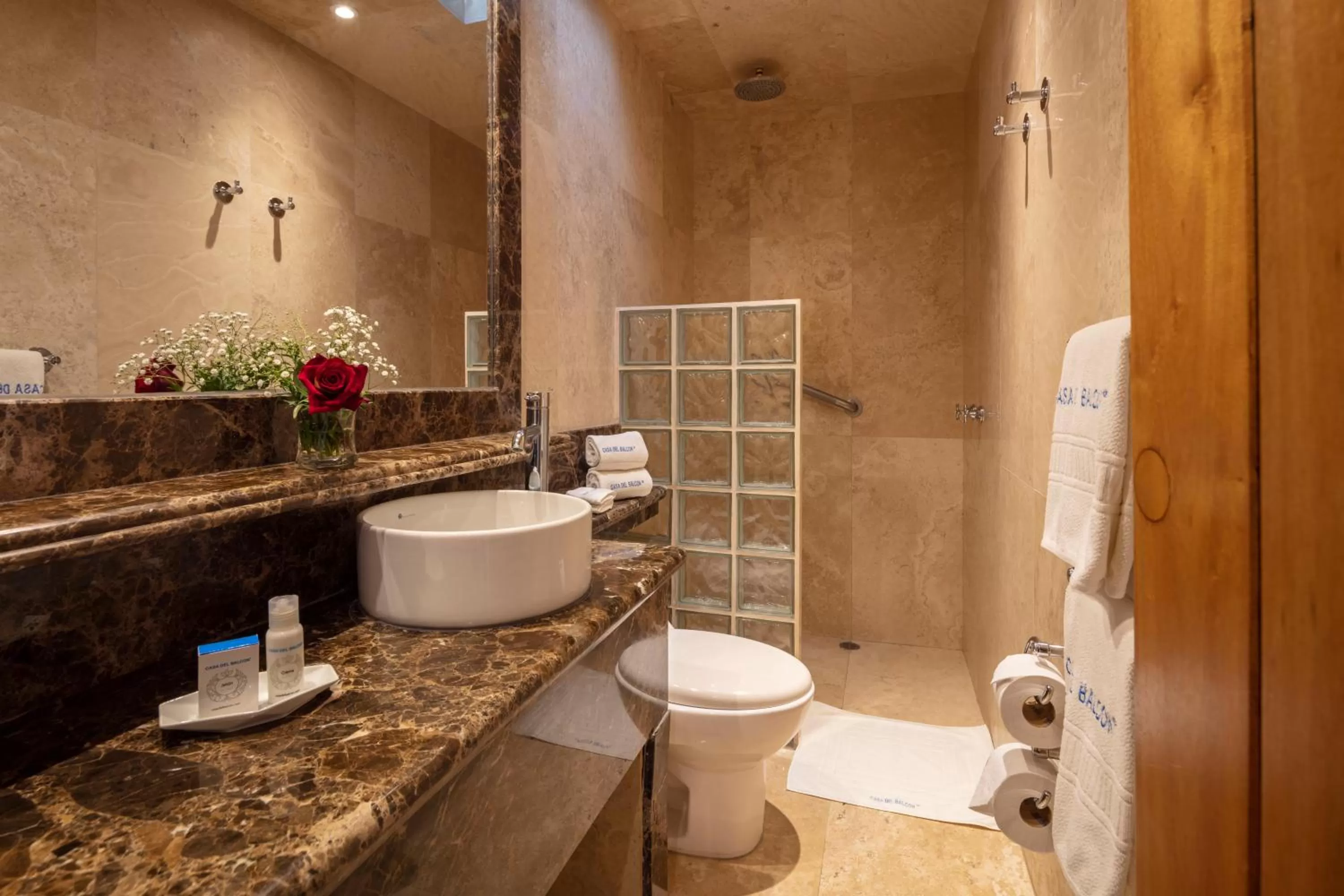 Shower in Casa del Balcon