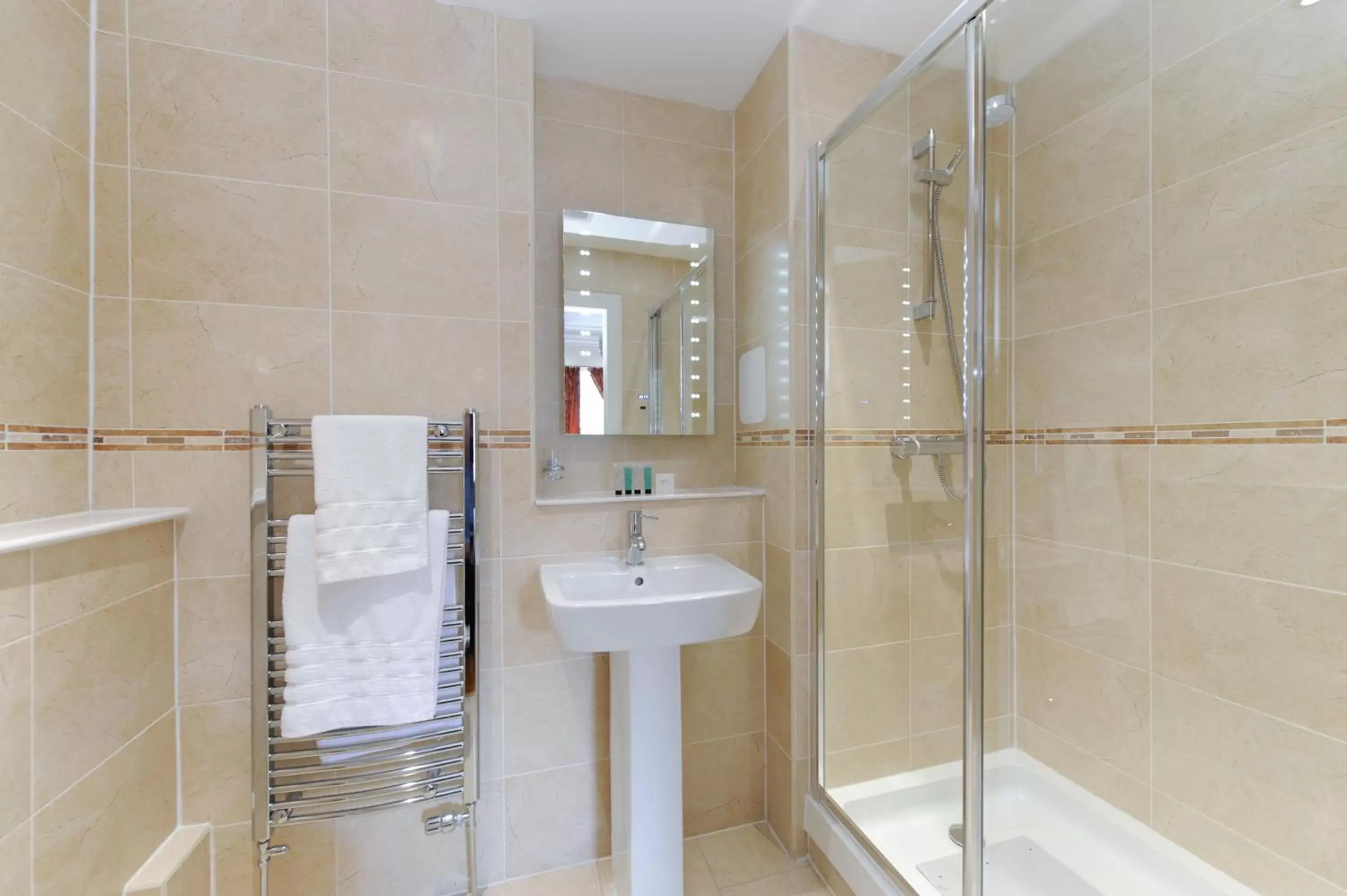 Bathroom in Edinburgh City Suites