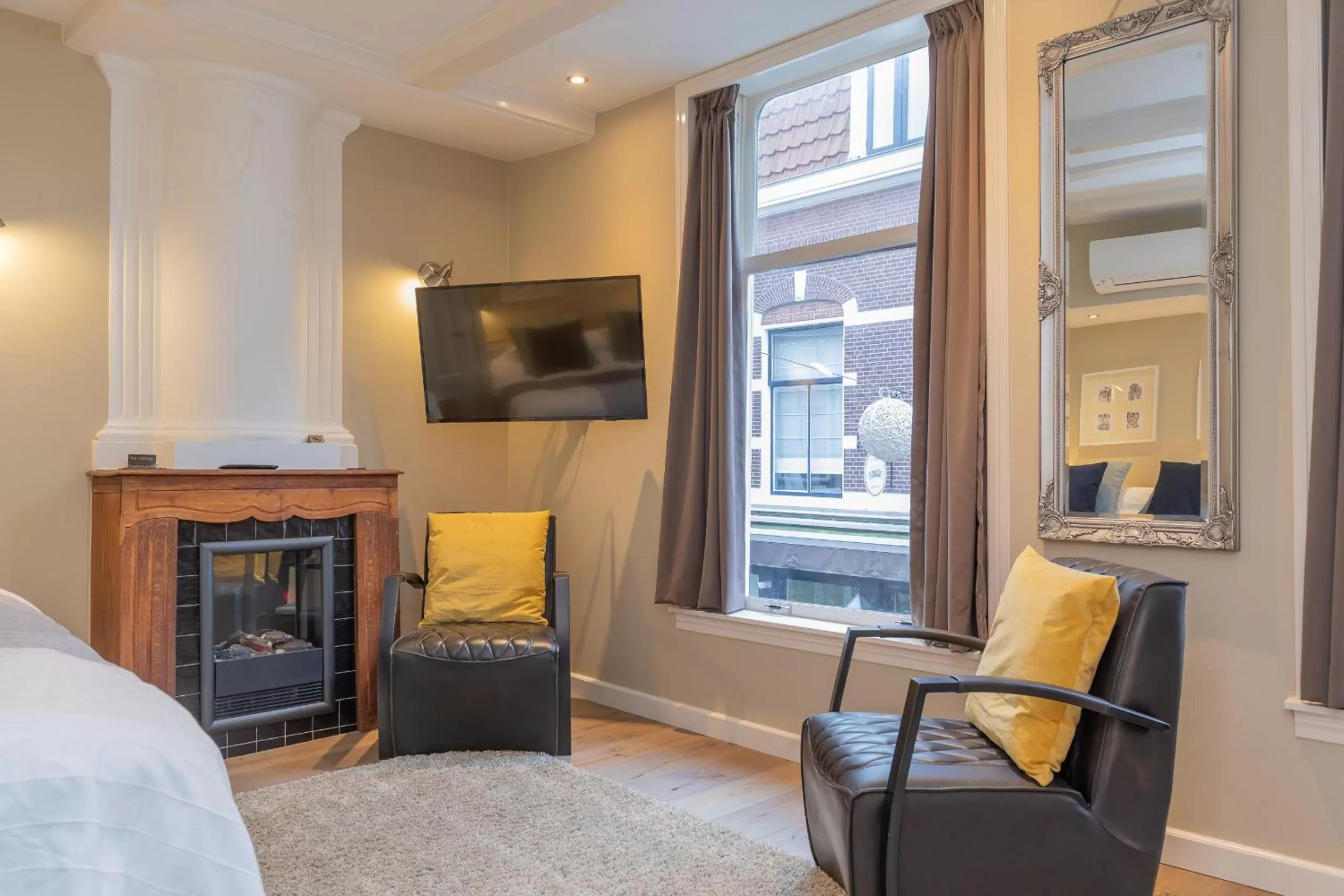 Bed in ExLibris Boutique Hotel