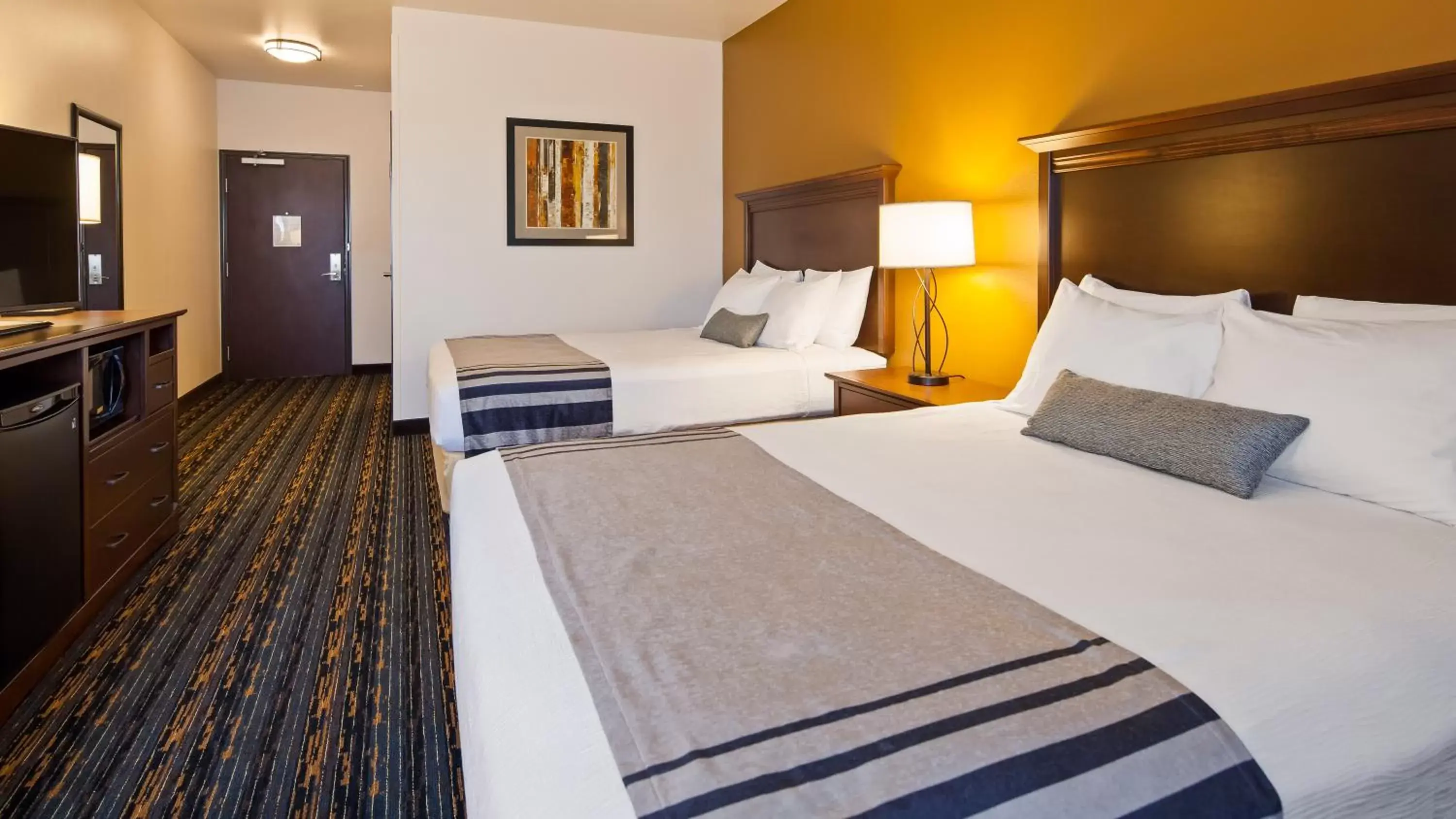 Bed in Best Western PLUS Casper Inn & Suites