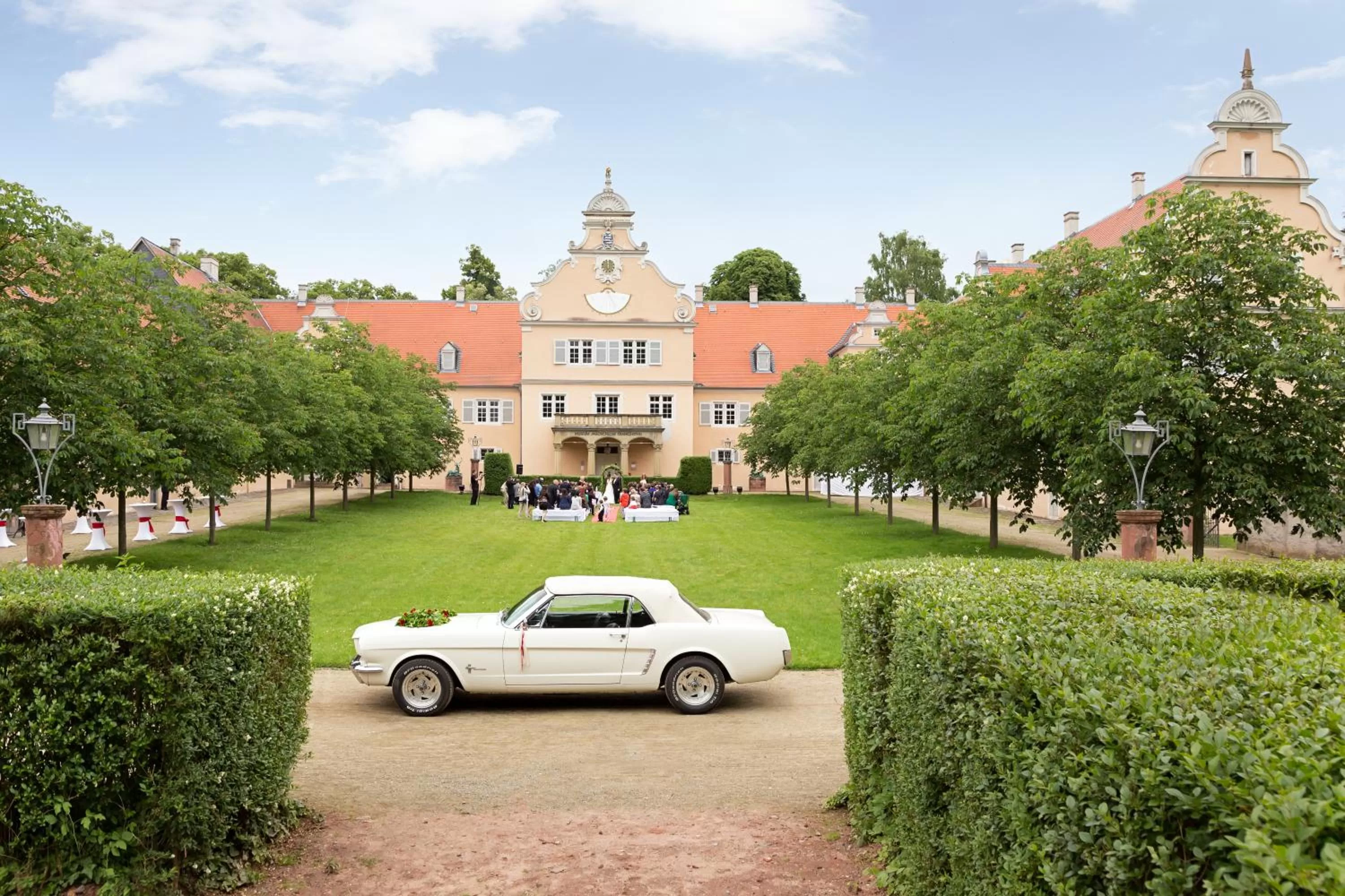 Facade/entrance in Hotel Jagdschloss Kranichstein