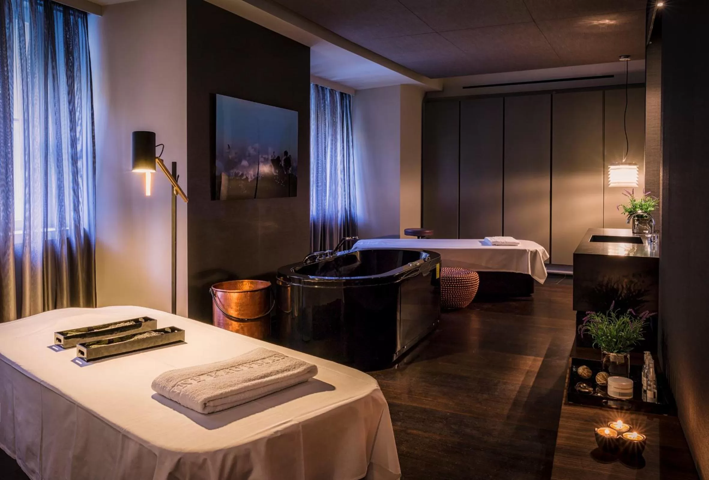 Massage, Bed in SO/ Berlin Das Stue