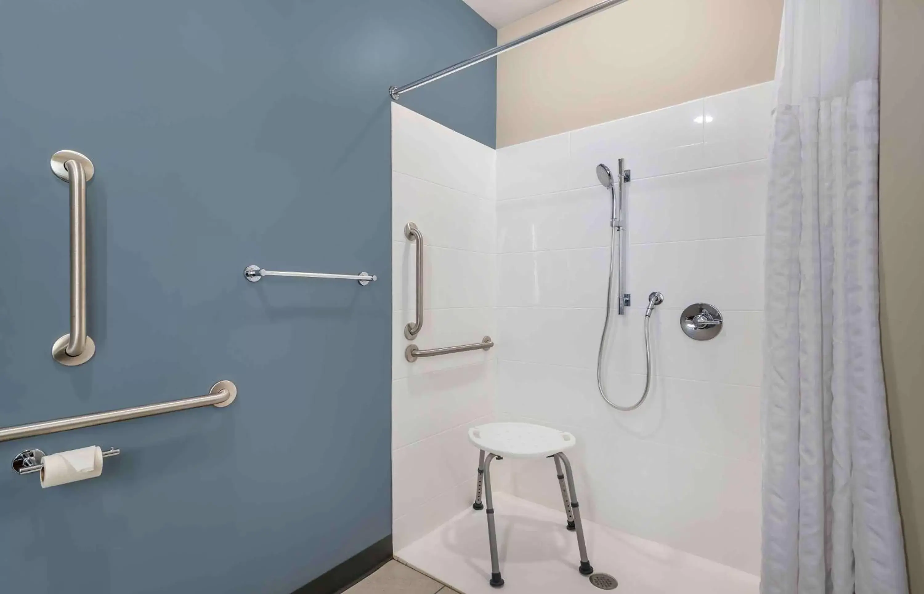 Bathroom in Extended Stay America Premier Suites - Atlanta - Newnan
