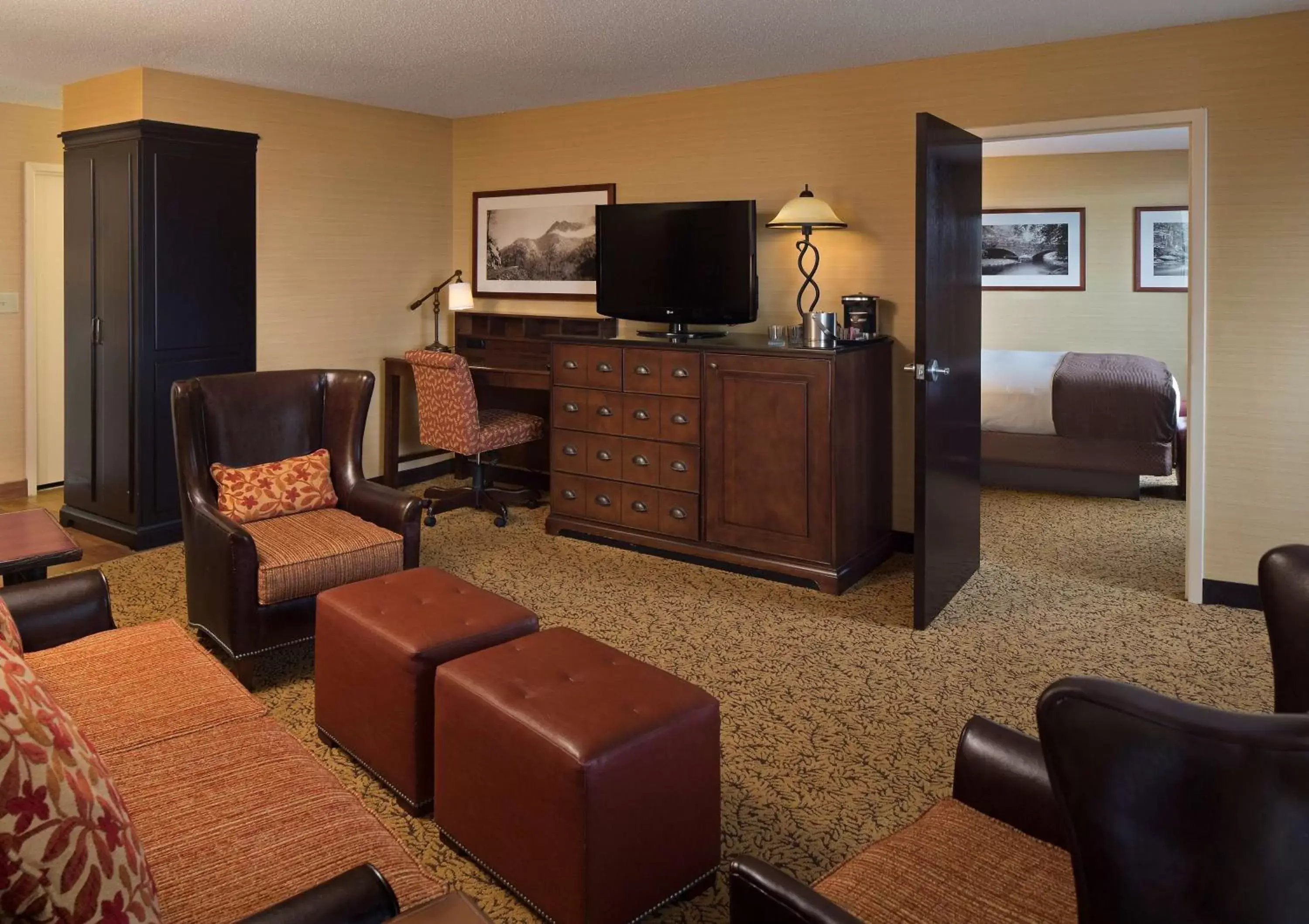 Living room, TV/Entertainment Center in The Park Vista - A DoubleTree by Hilton Hotel - Gatlinburg