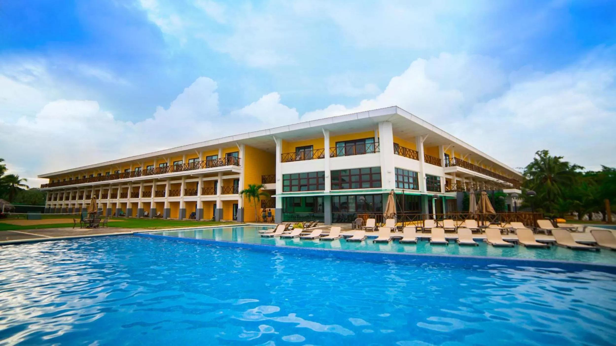 Swimming Pool in Playa Tortuga Hotel and Beach Resort