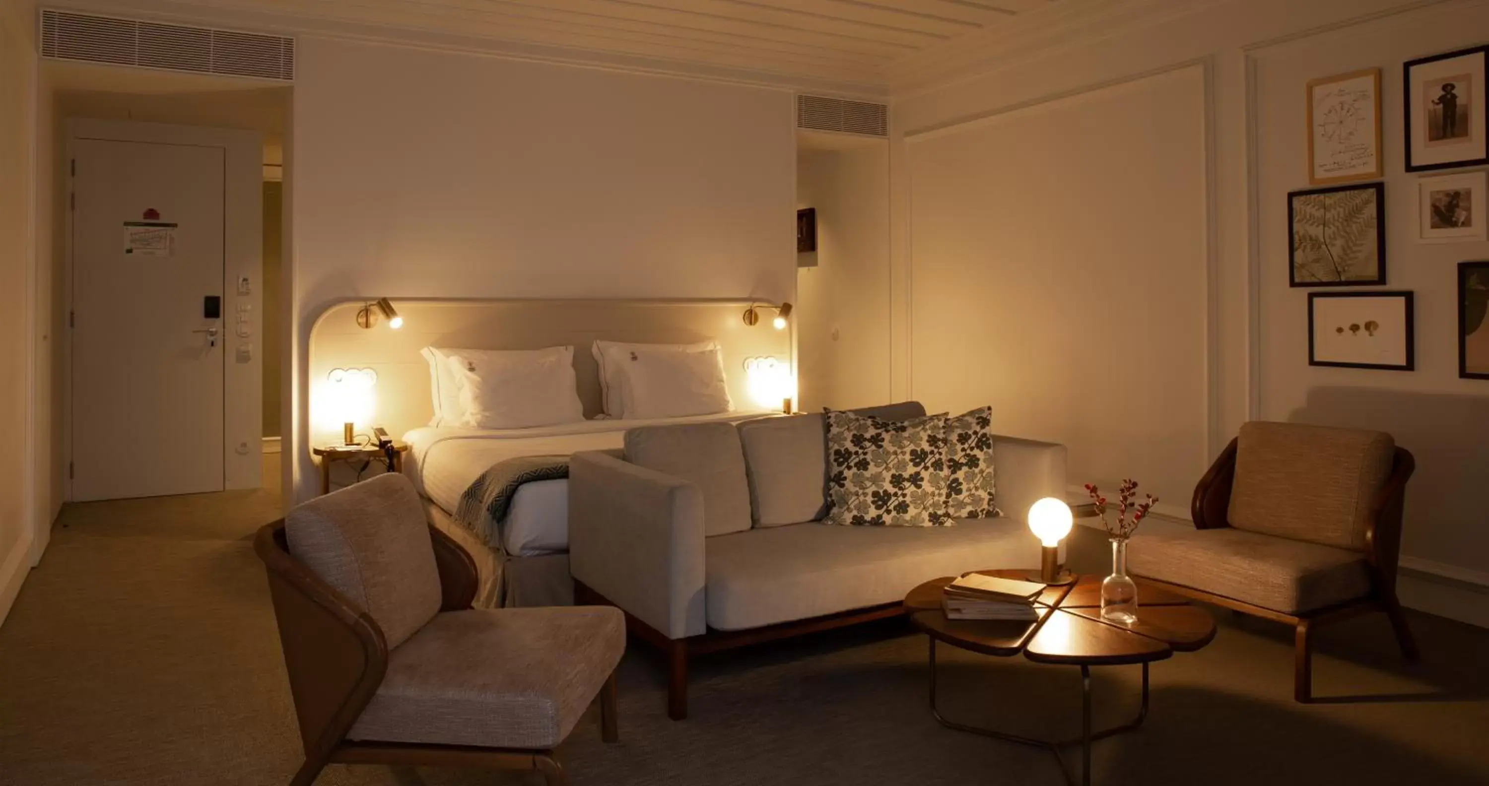 Bedroom, Seating Area in Lisboa Pessoa Hotel