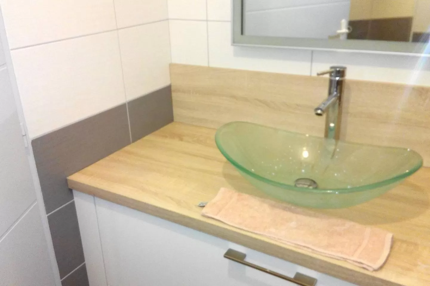 Bathroom in Chez Lionel & Mathéis , joignable au zéro6trente53cinquante60