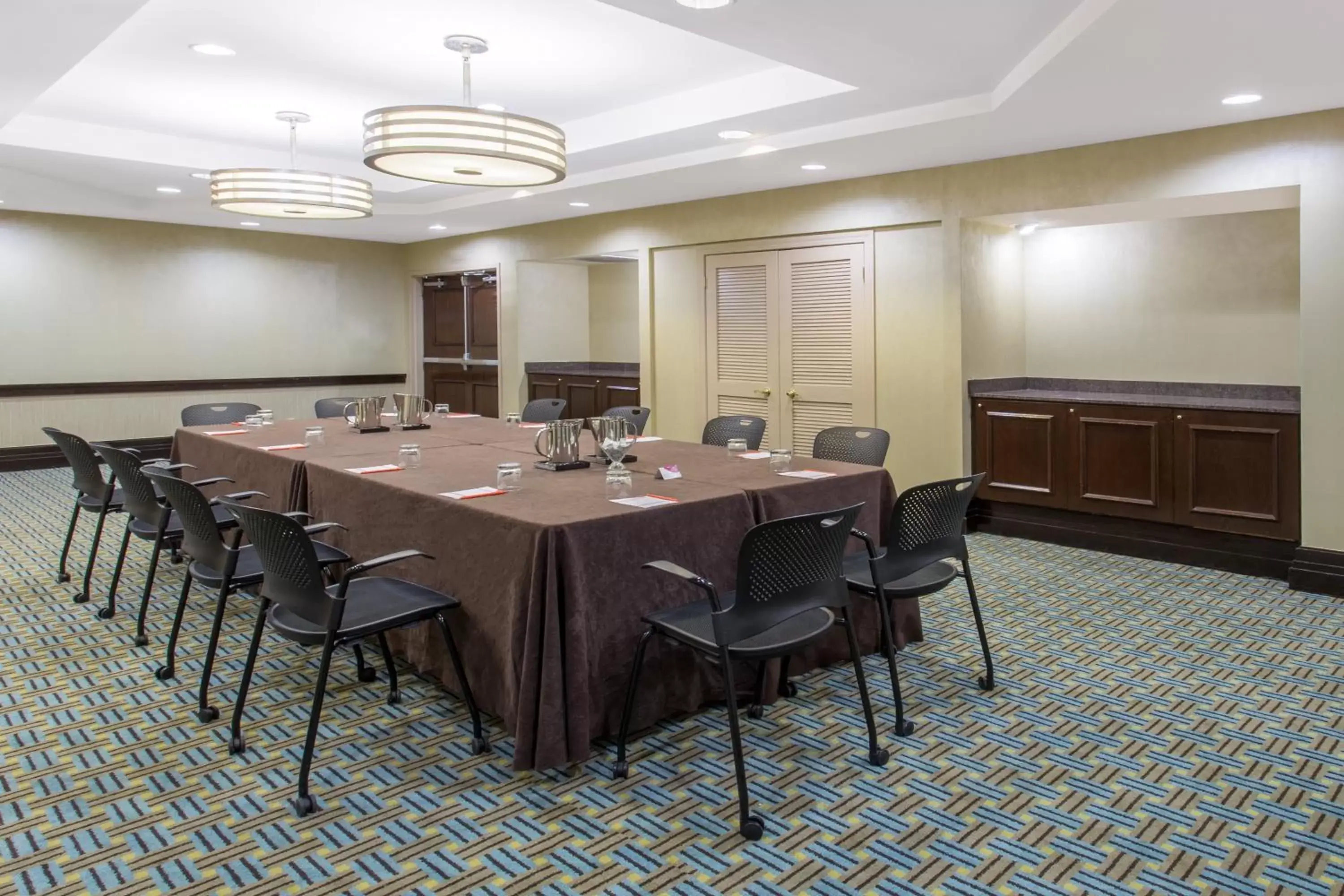 Meeting/conference room in Crowne Plaza Hotel St. Louis Airport, an IHG Hotel