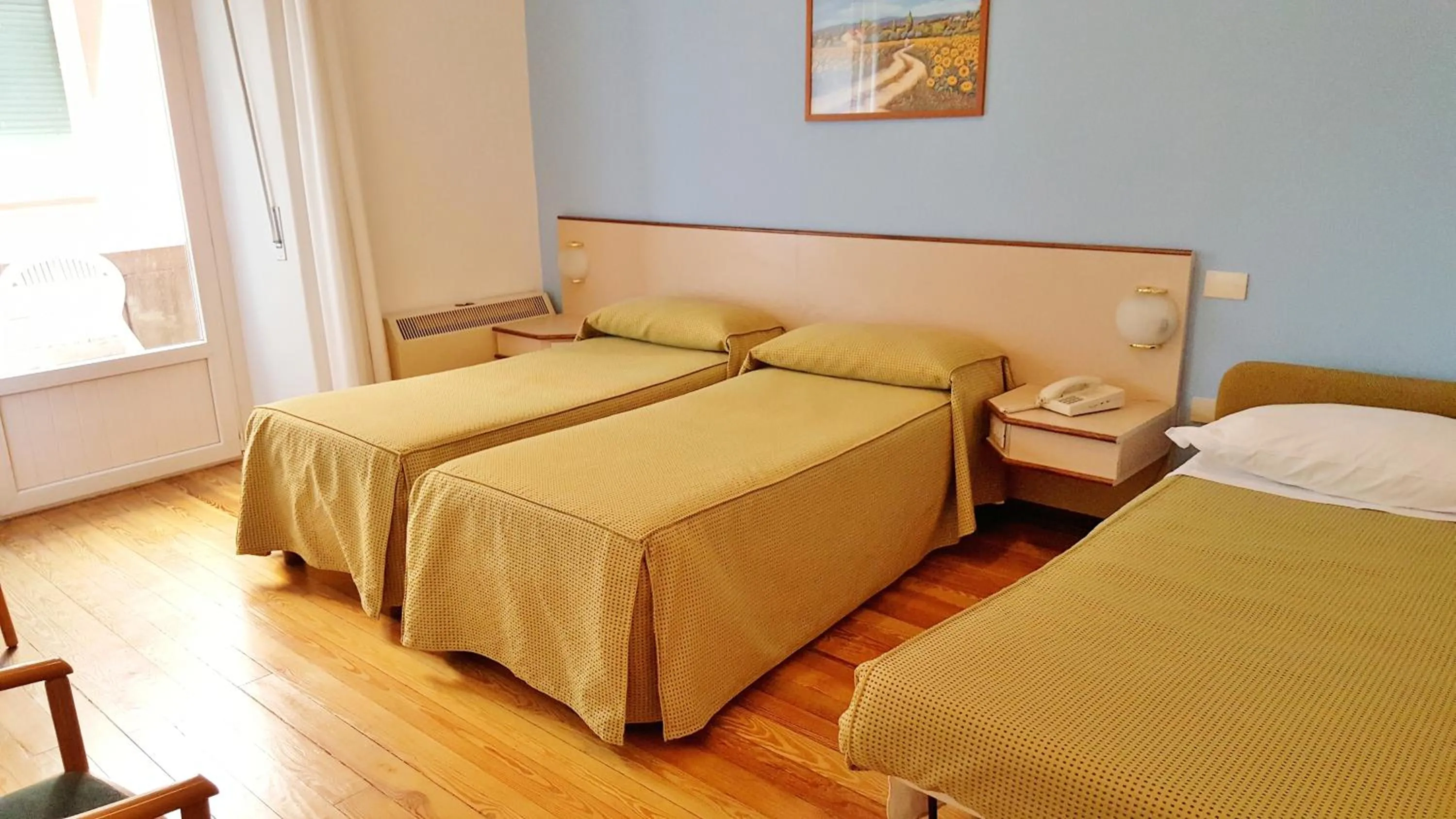 Bed in Hotel Italie et Suisse