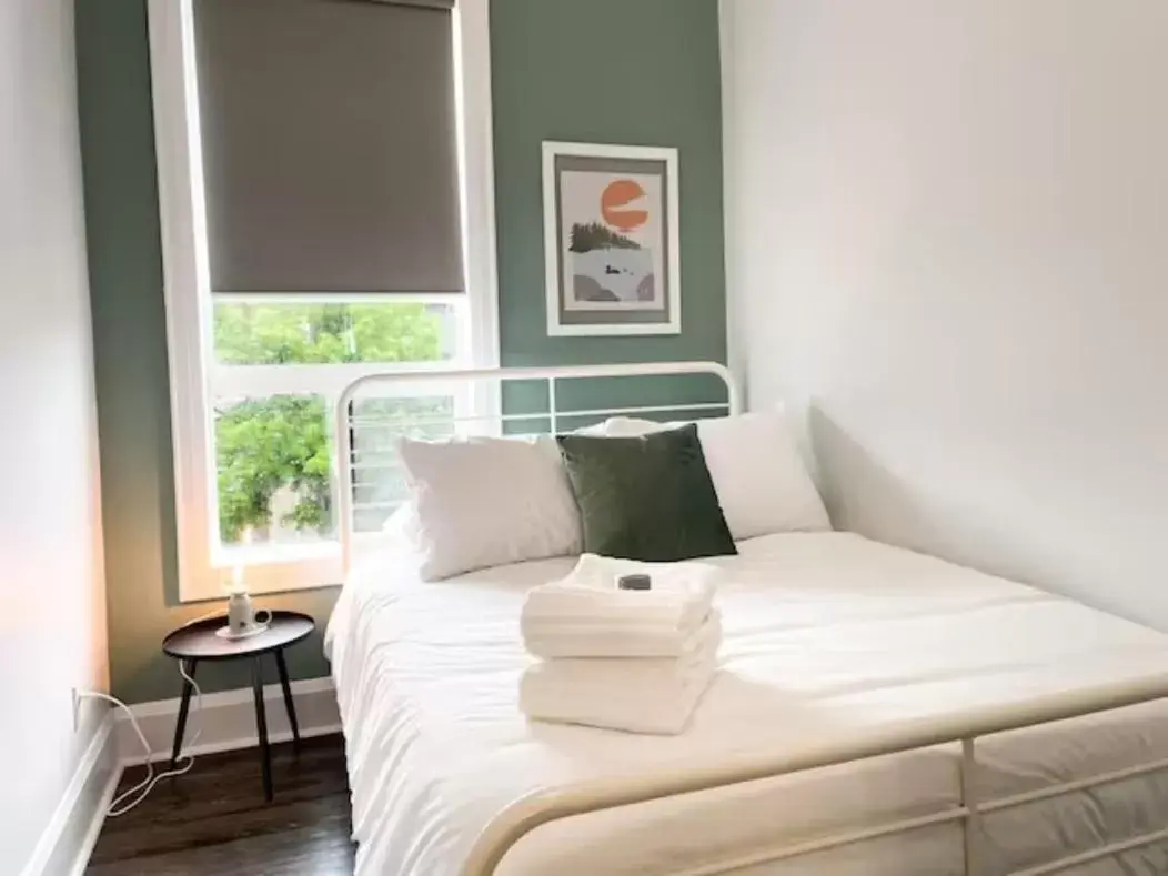 Bedroom, Bed in Sleeping Giant BNB