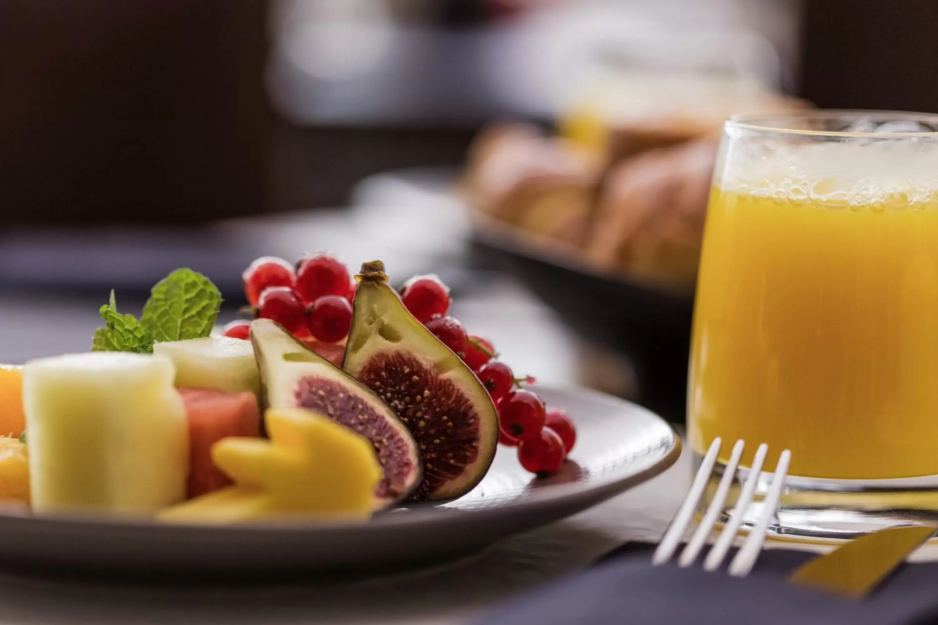 Buffet breakfast, Food in Mercure Porto Centro Santa Catarina