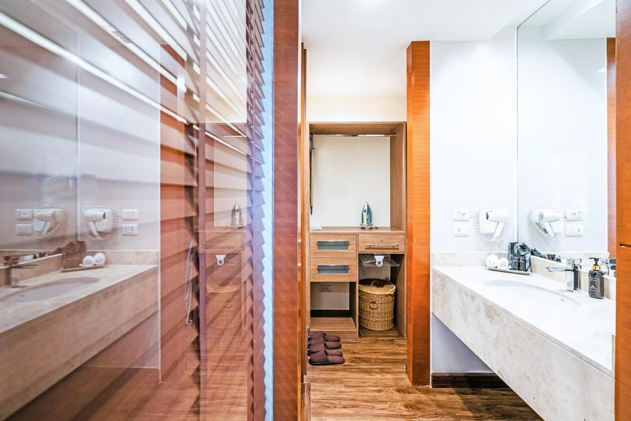 Shower in Amanta Hotel & Residence Ratchada