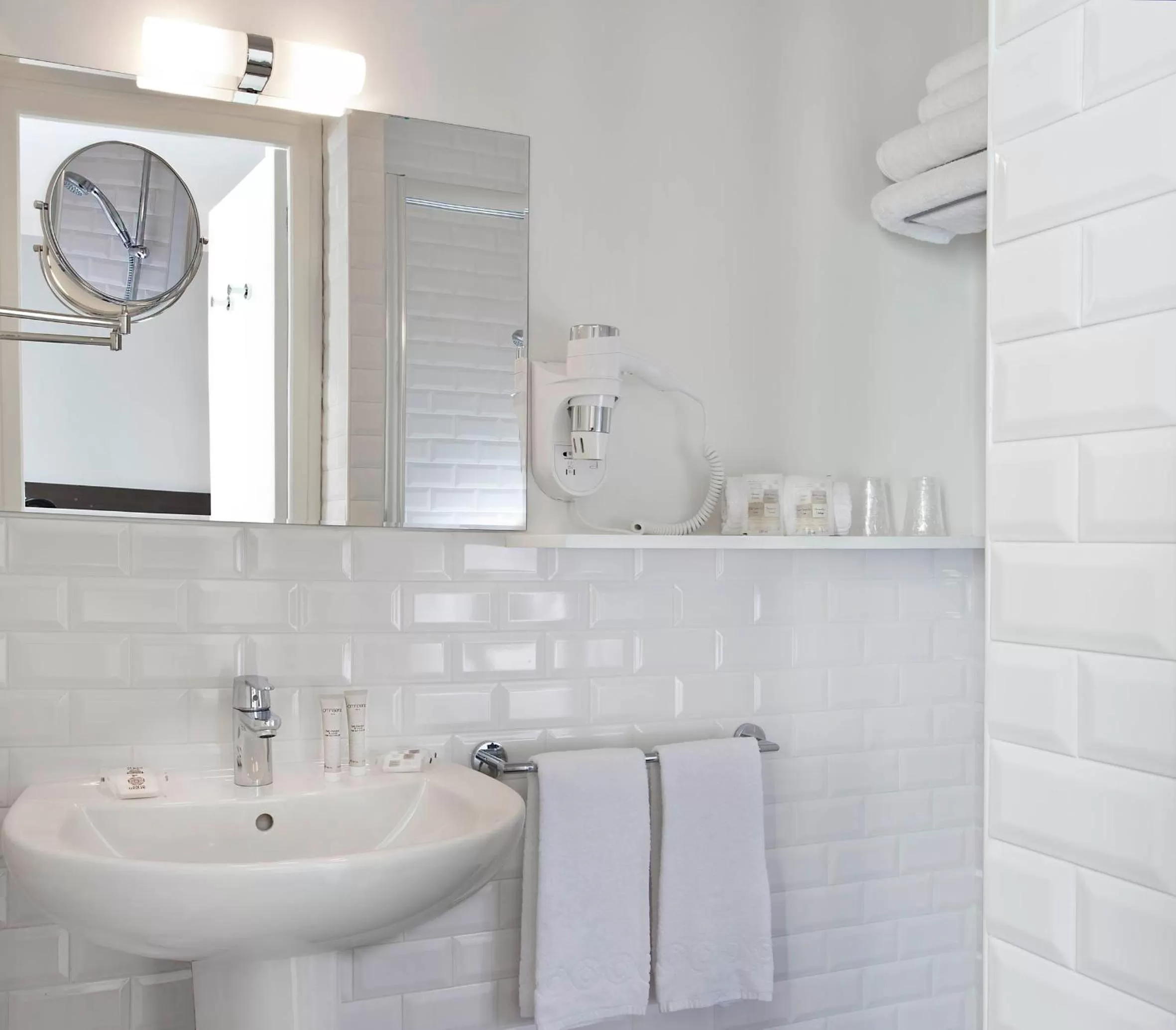 Bathroom in Hôtel des Ecrivains