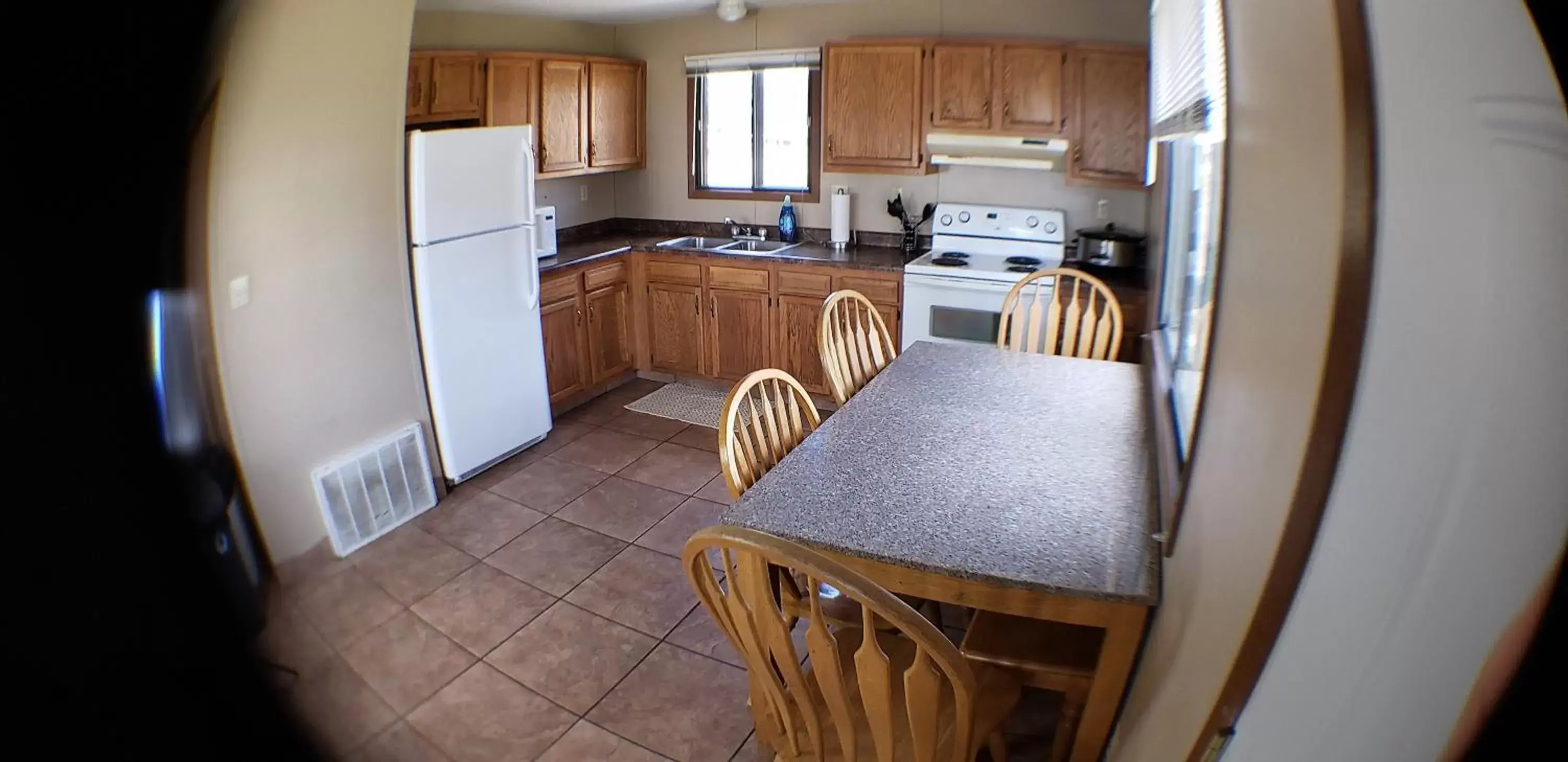 Kitchen/Kitchenette in Lewis & Clark Resort