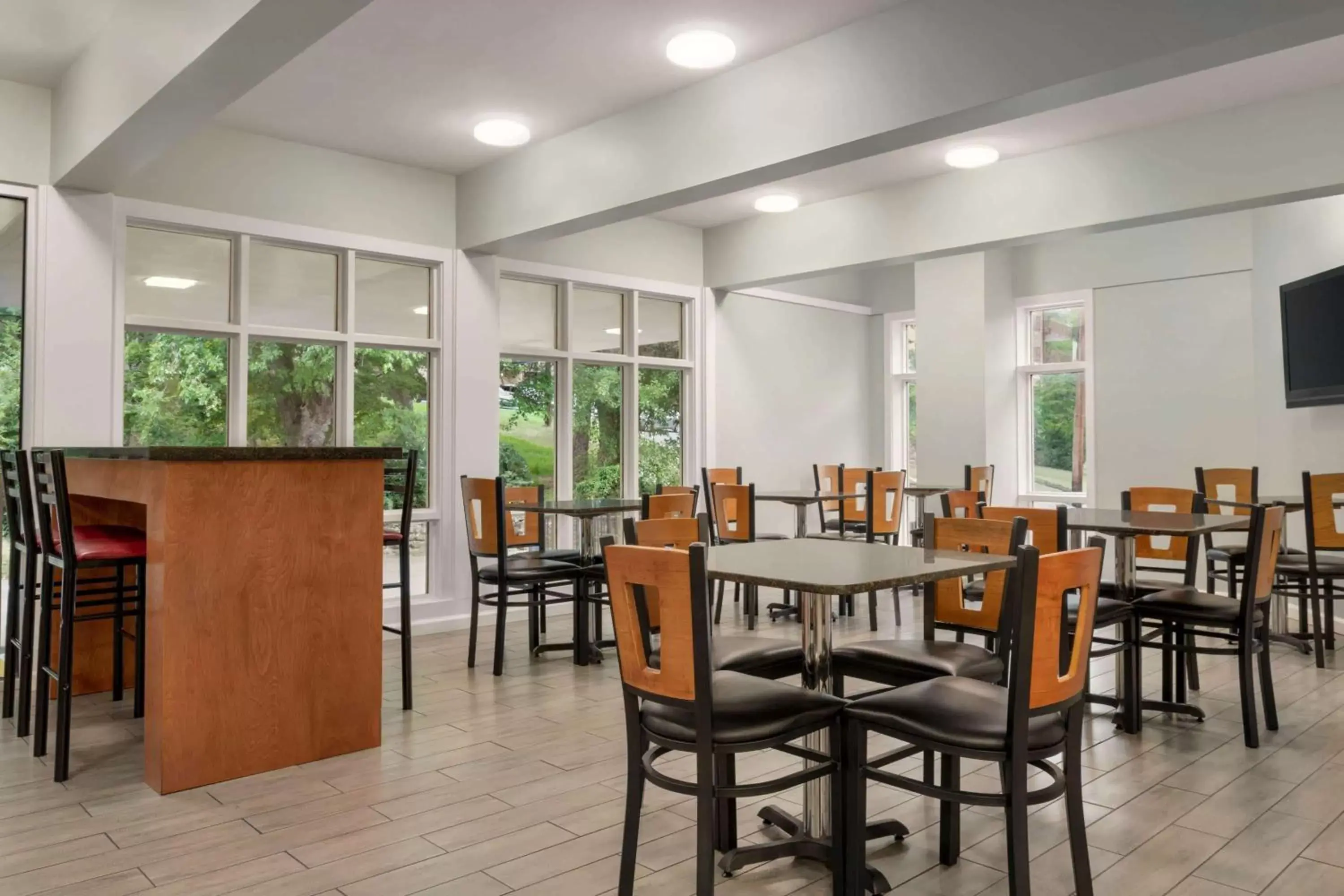 Lobby or reception, Restaurant/Places to Eat in Gatlinburg River Inn