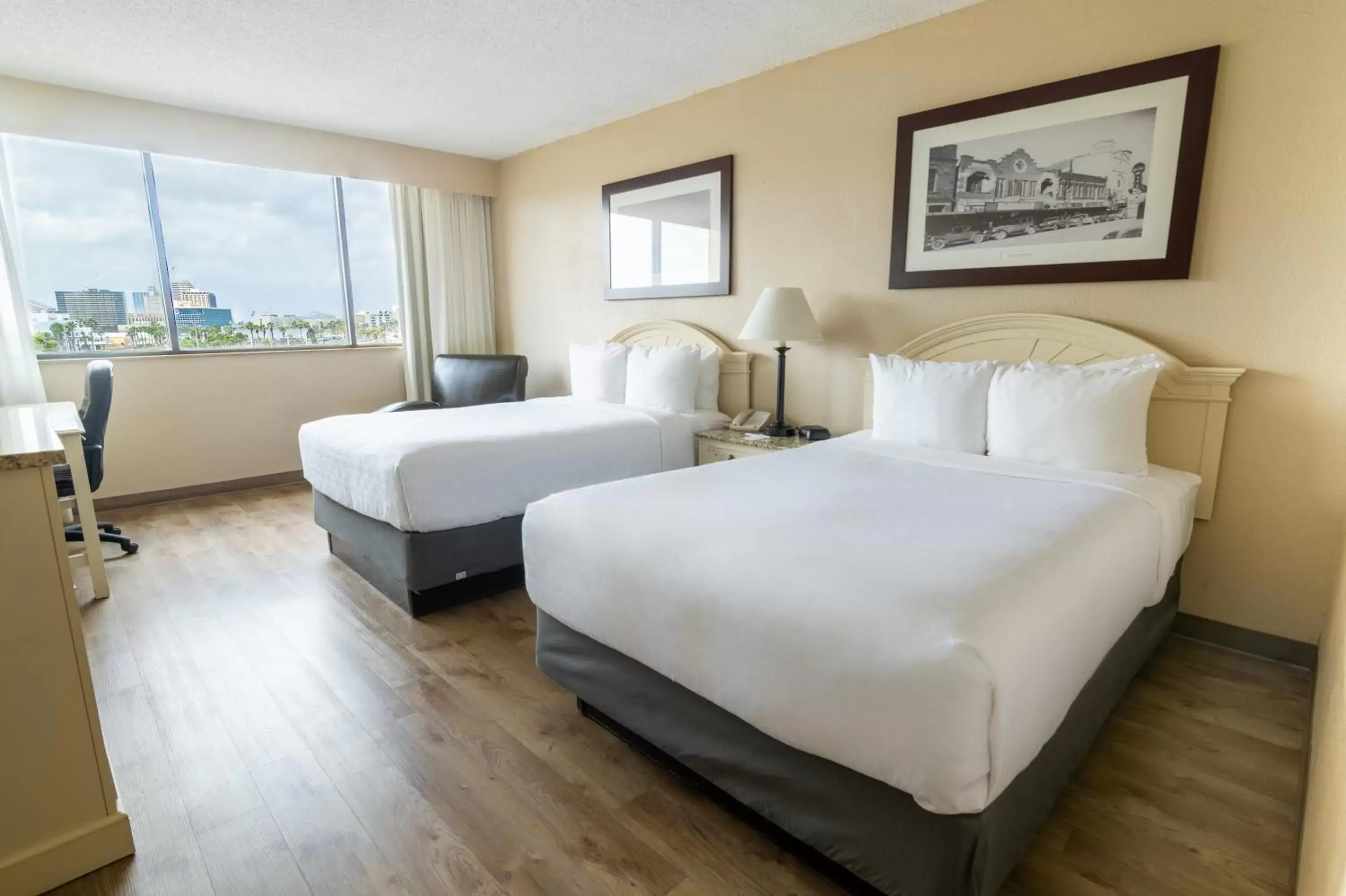 Photo of the whole room in Emerald Beach Hotel Corpus Christi