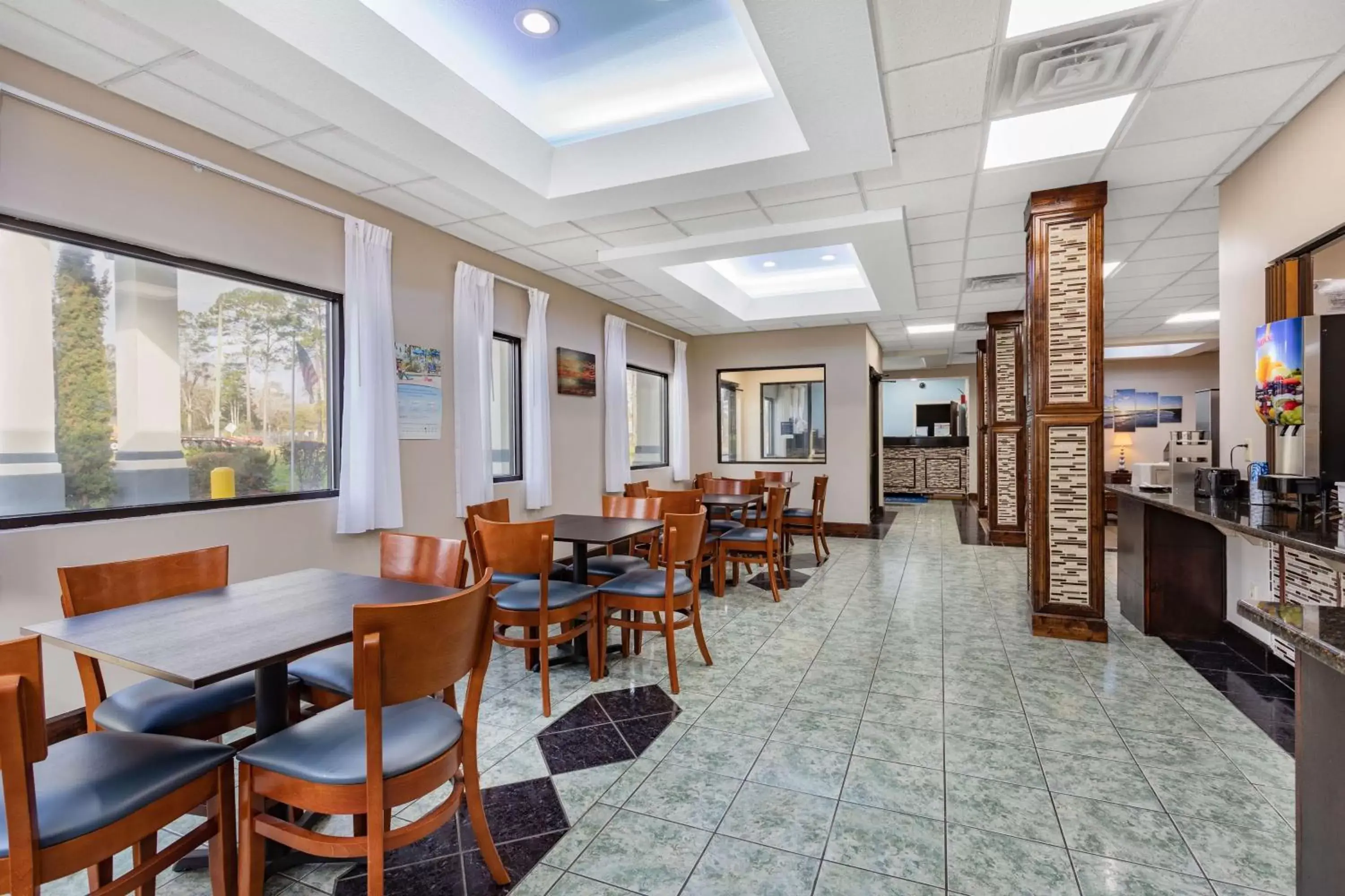 Breakfast, Restaurant/Places to Eat in Baymont by Wyndham Midway Tallahassee