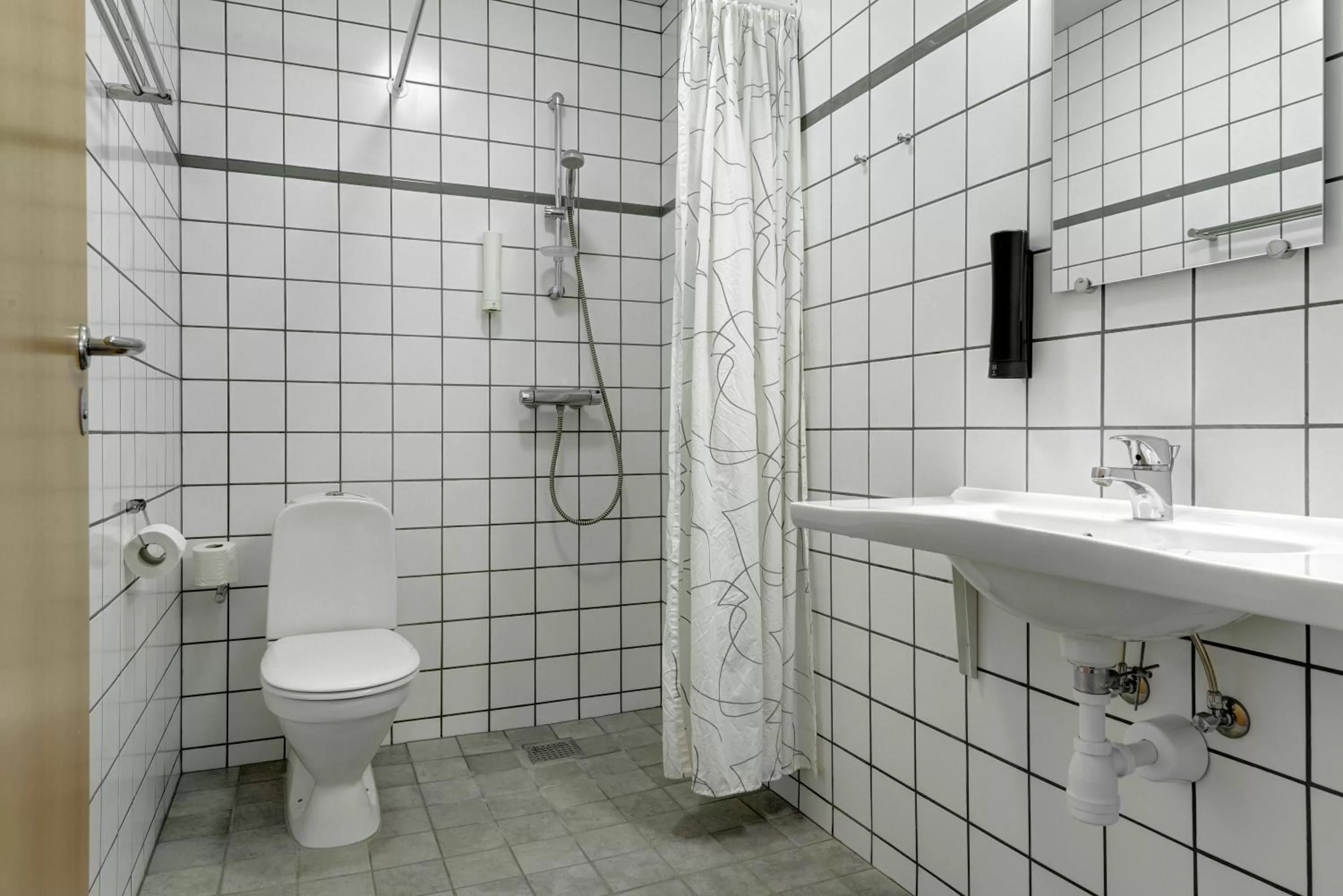Bathroom in Hotel Røde-Kro