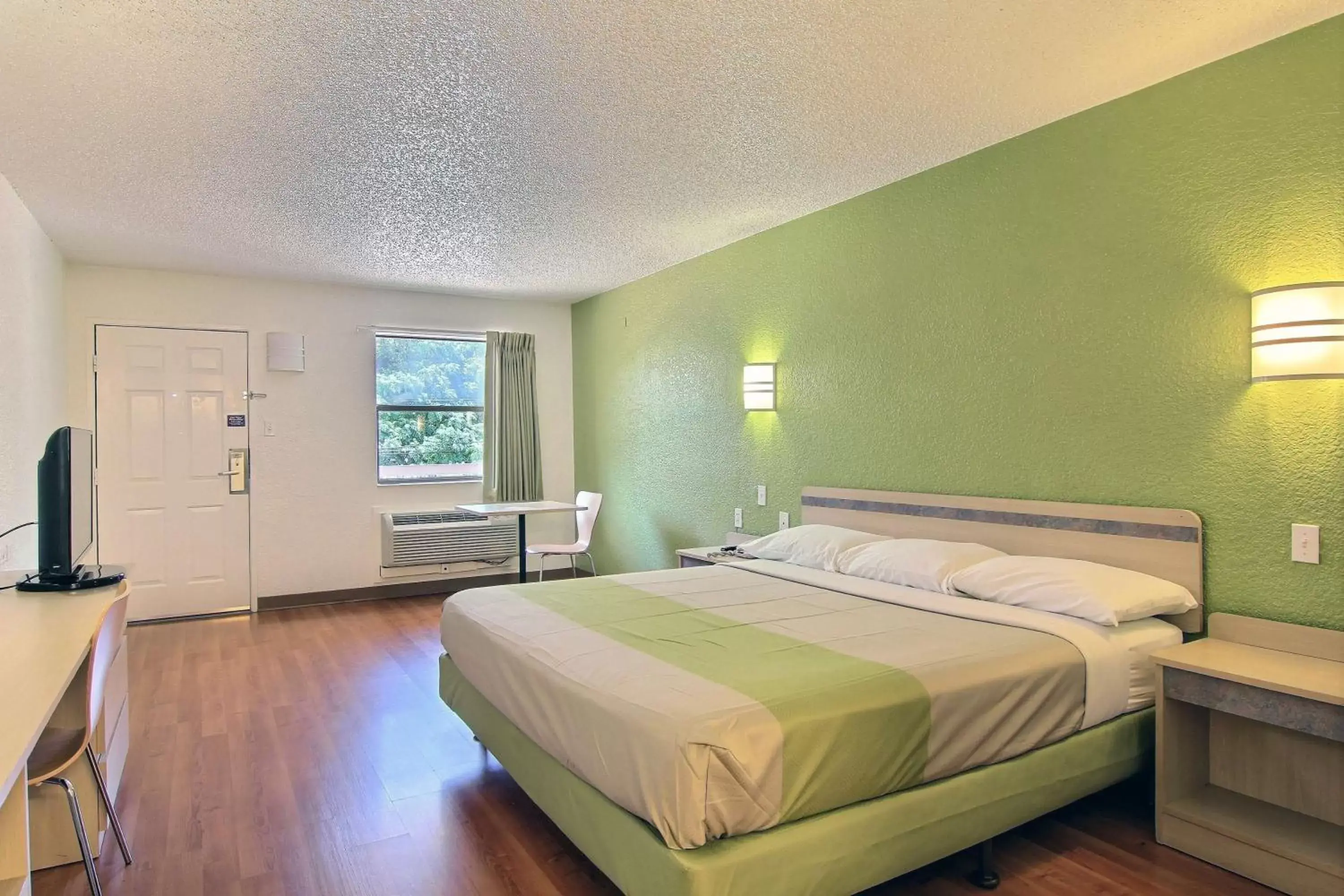 Bedroom, Room Photo in Motel 6 Austin, TX - Central Downtown UT