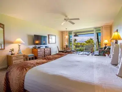 Bed in Kaanapali Maui at the Eldorado by OUTRIGGER Bed in Kaanapali Maui at the Eldorado by OUTRIGGER