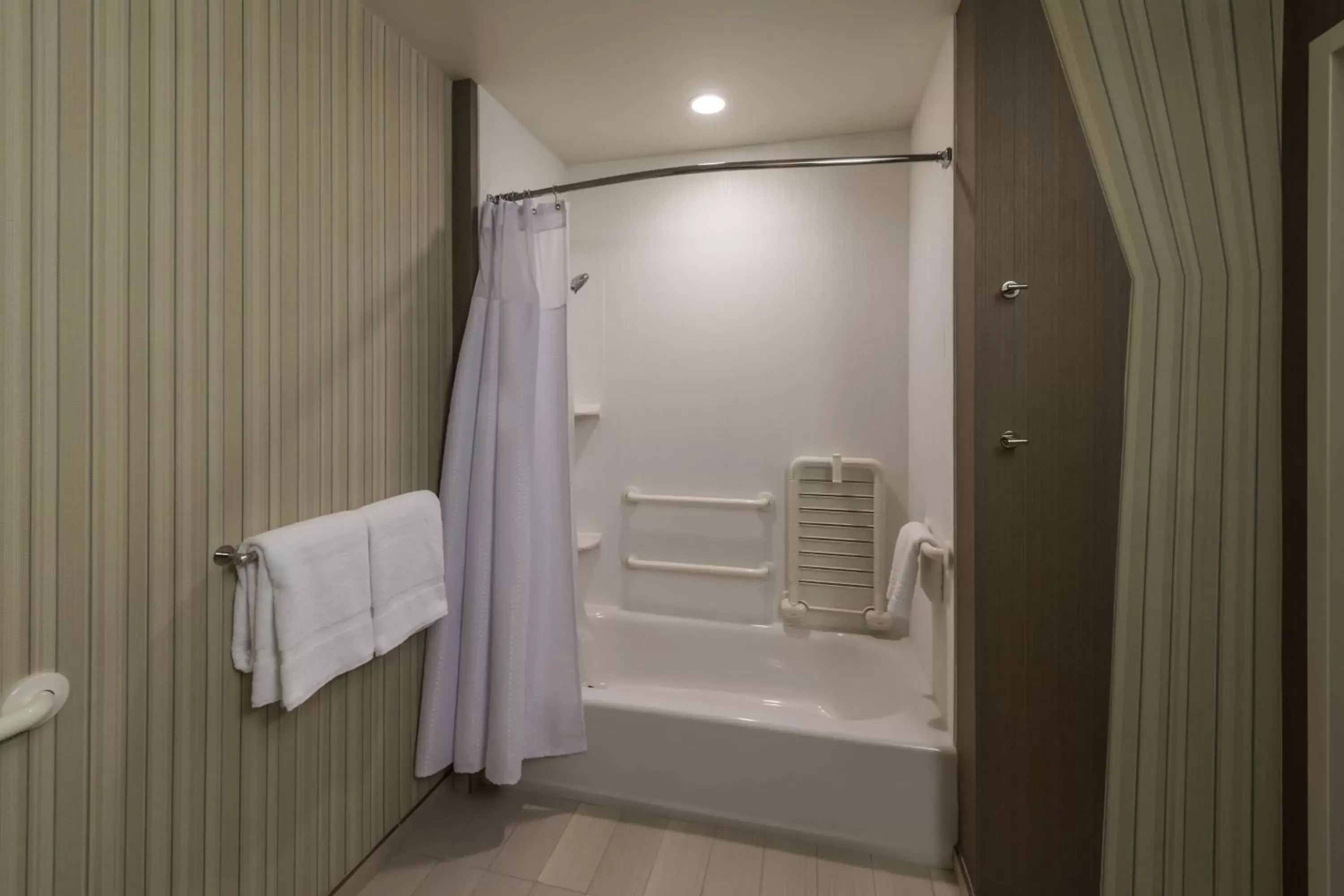 Bathroom in Courtyard by Marriott Reno Downtown/Riverfront