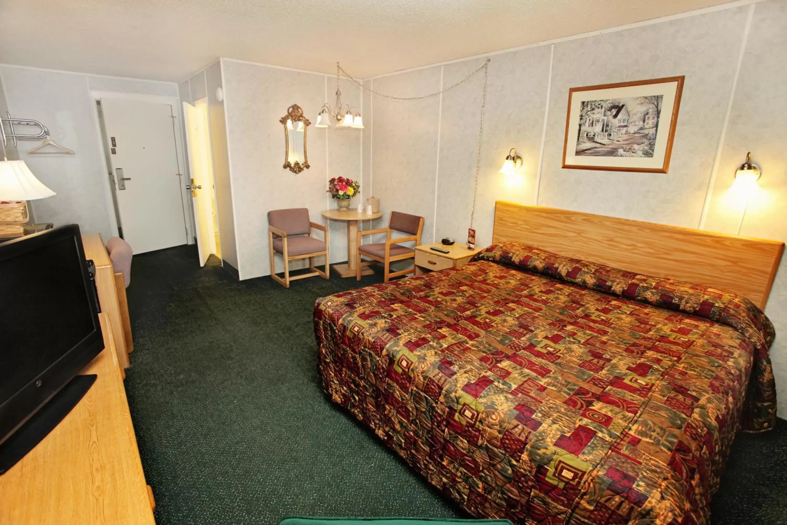 Bedroom, Bed in National 9 Inn Showboat