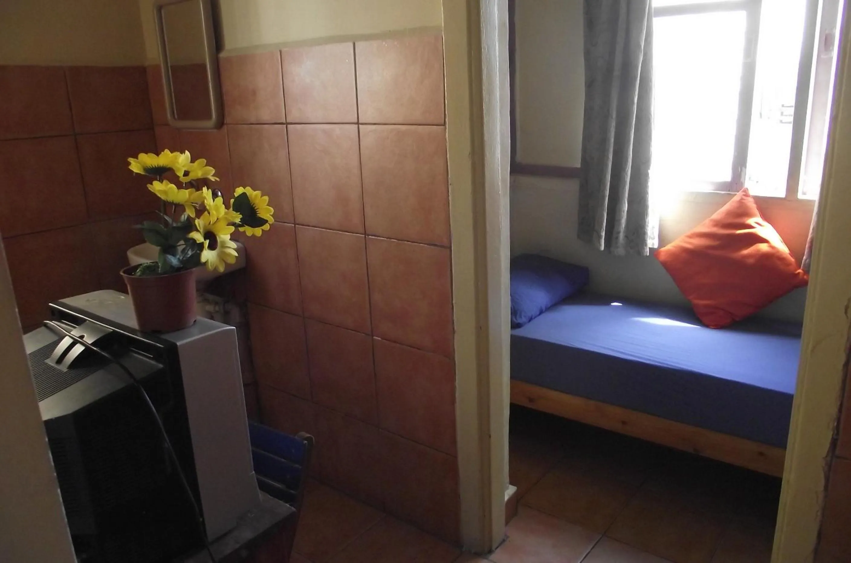 Bed, Bathroom in Sky Hostel