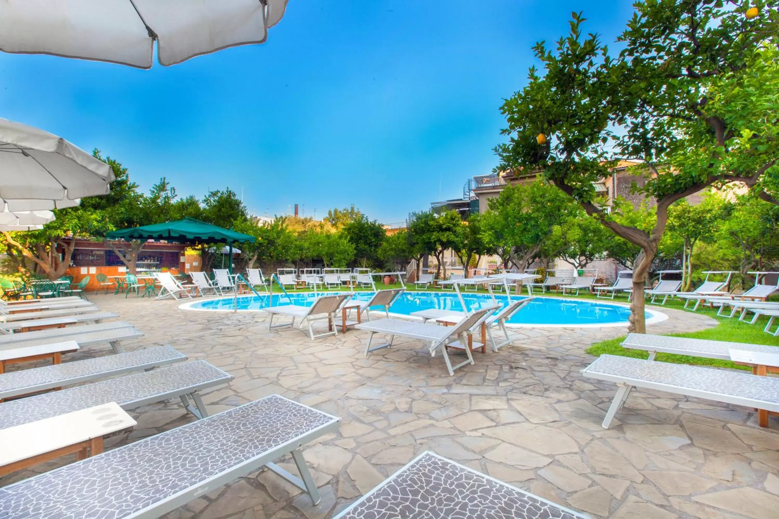 Patio, Swimming Pool in Hotel Antiche Mura