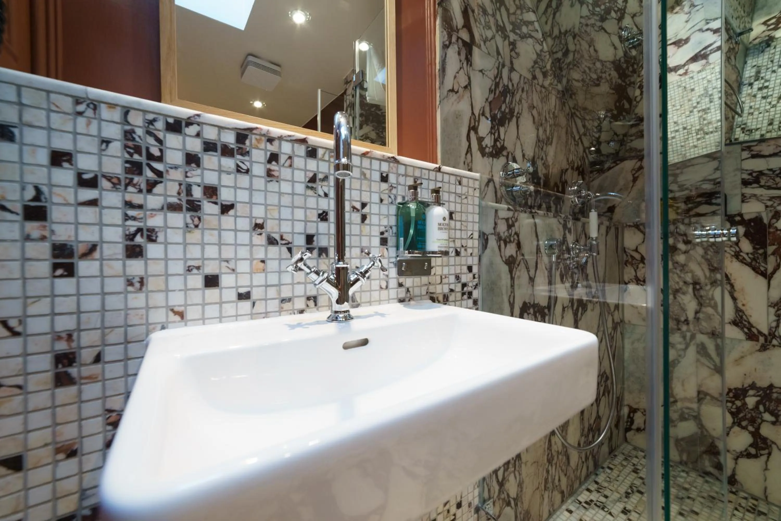 Shower in Mimi's Hotel Soho