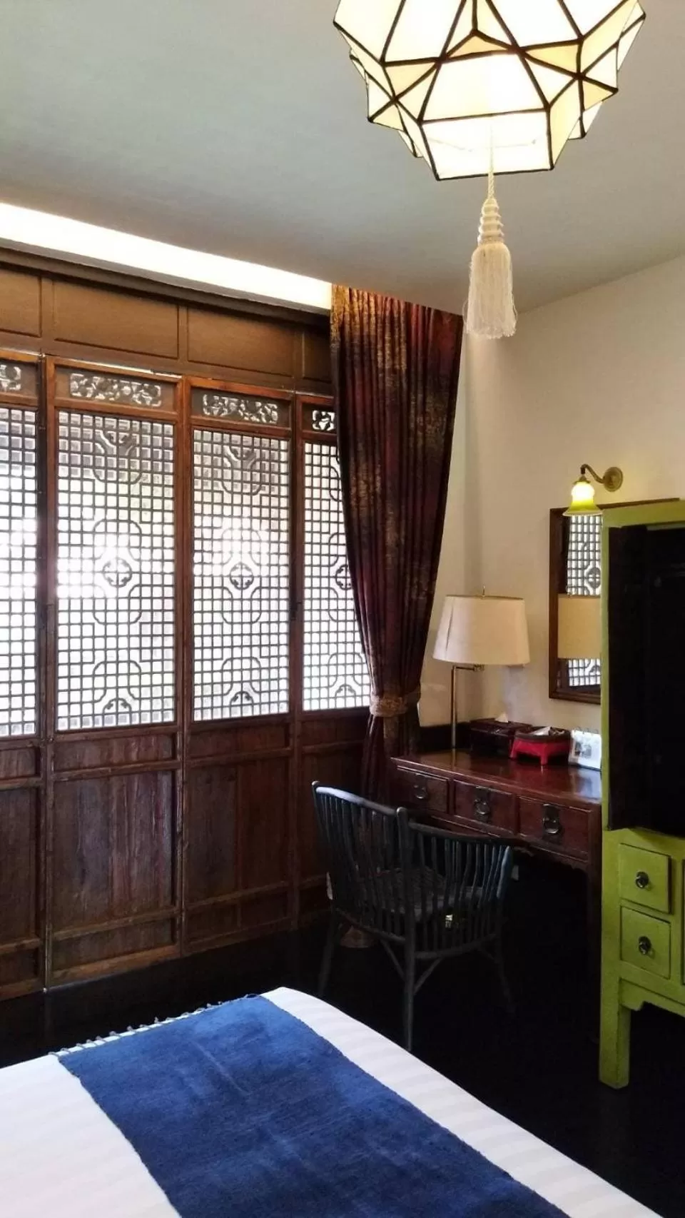 Property building, Bed in Tharaburi Resort