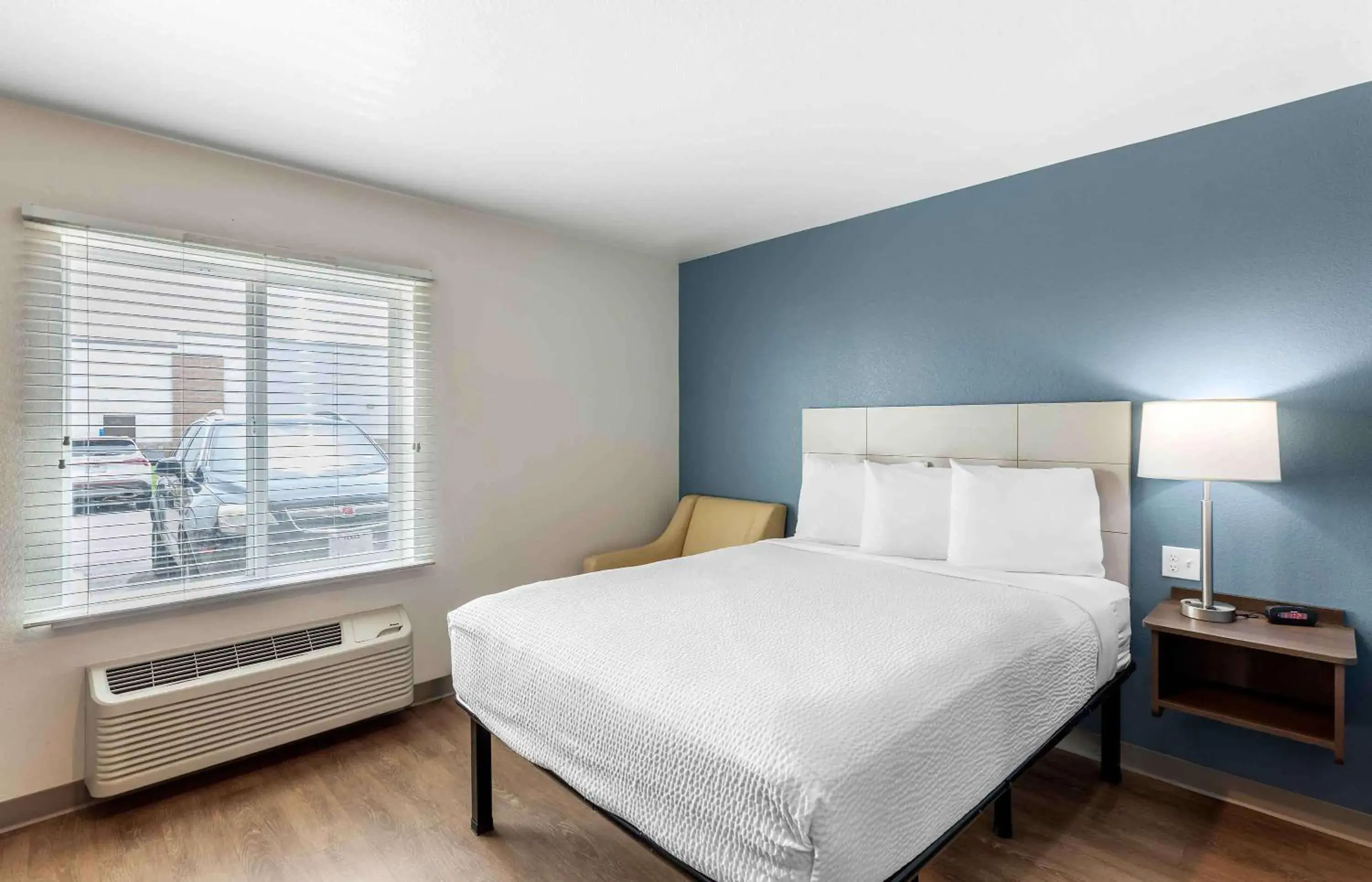 Bedroom, Bed in Extended Stay America Suites - Denver - Centennial