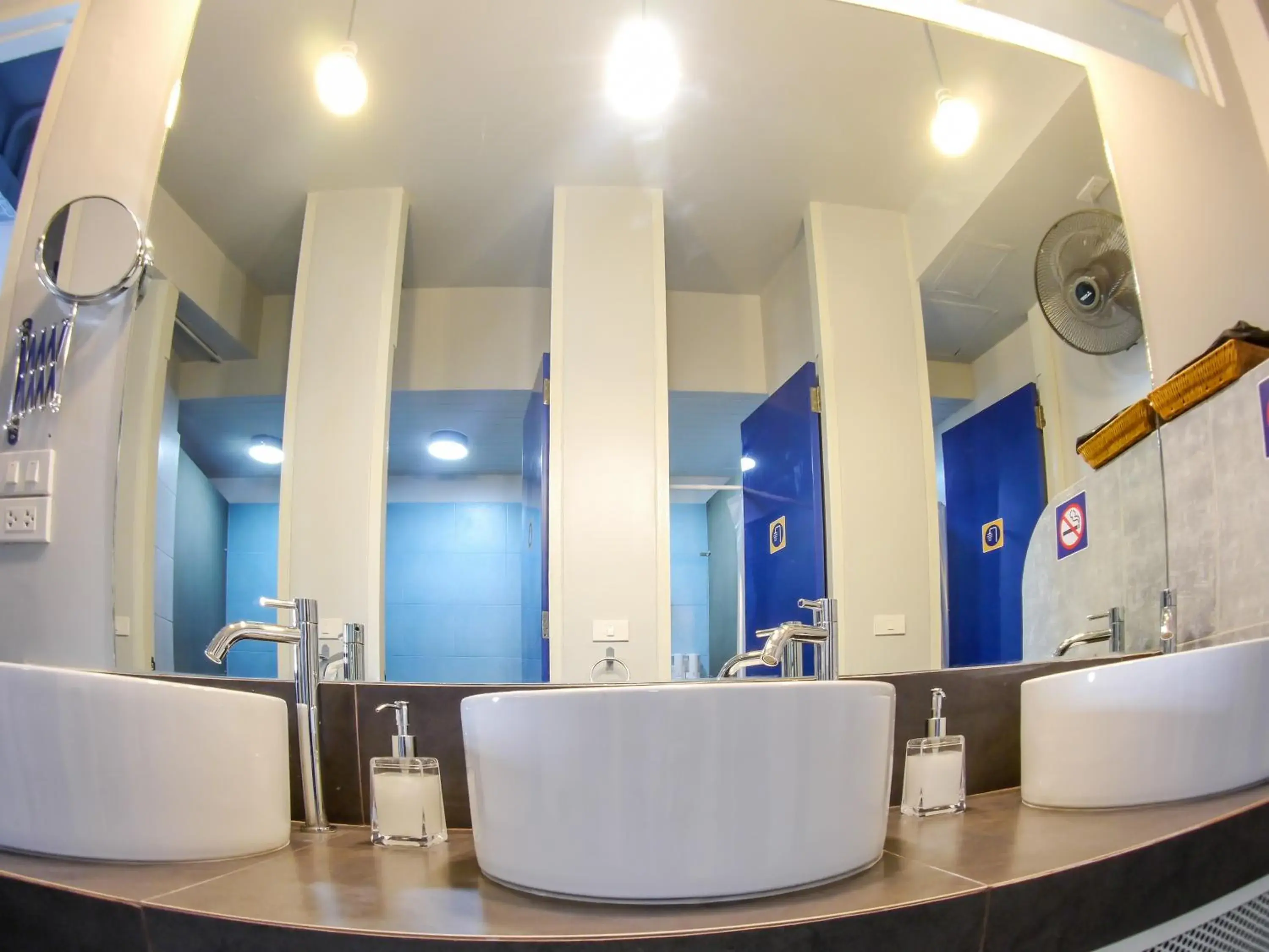 Shower, Bathroom in The Moon Hostel Huahin