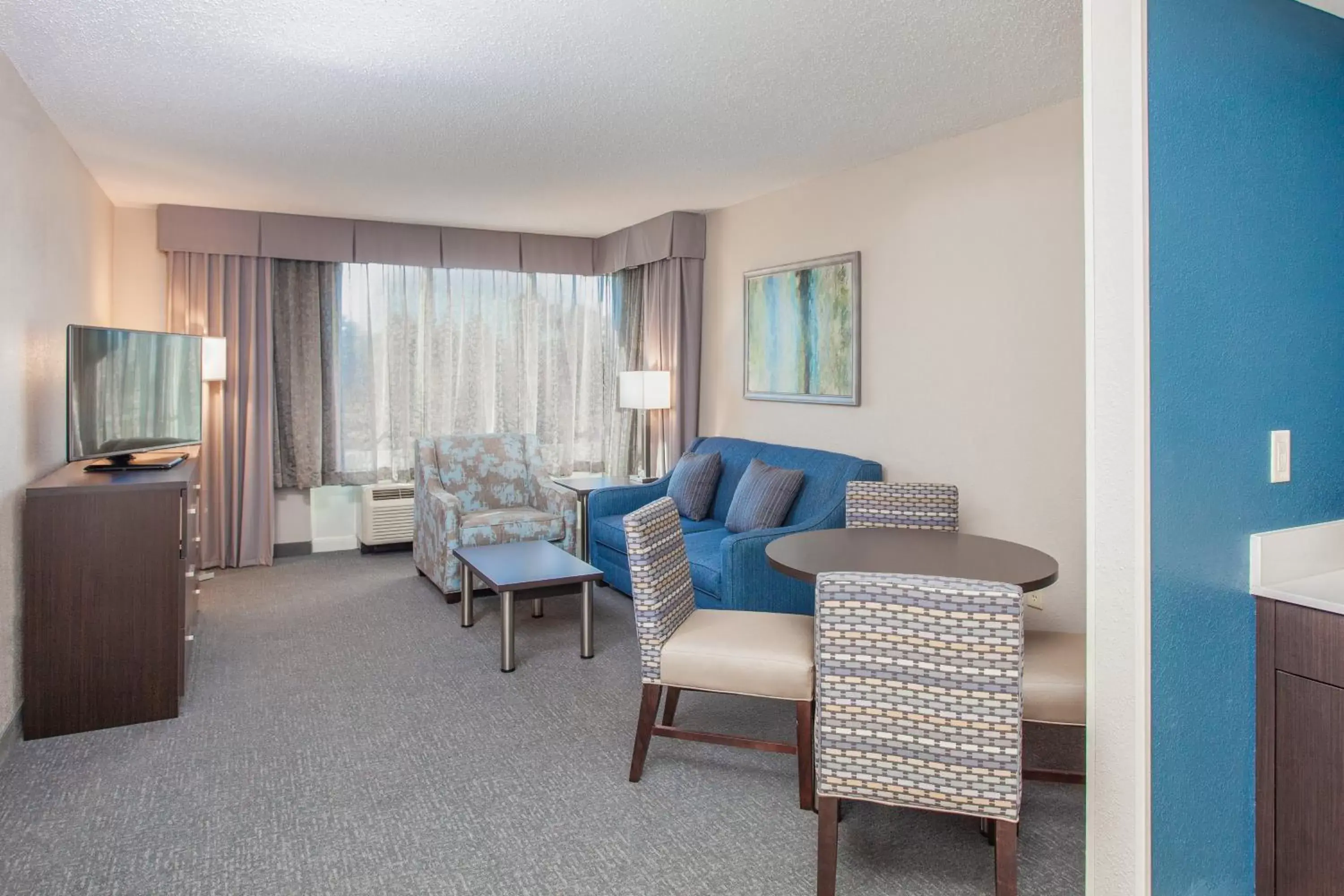 Photo of the whole room, Seating Area in Holiday Inn Hotel & Suites Tallahassee Conference Center North, an IHG Hotel