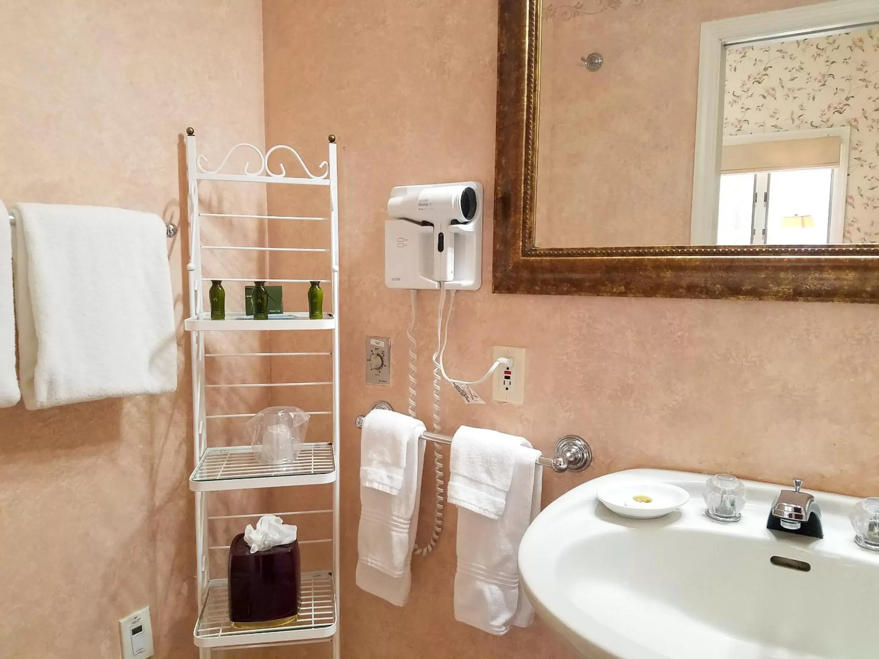 Bathroom in Copper Beech Inn