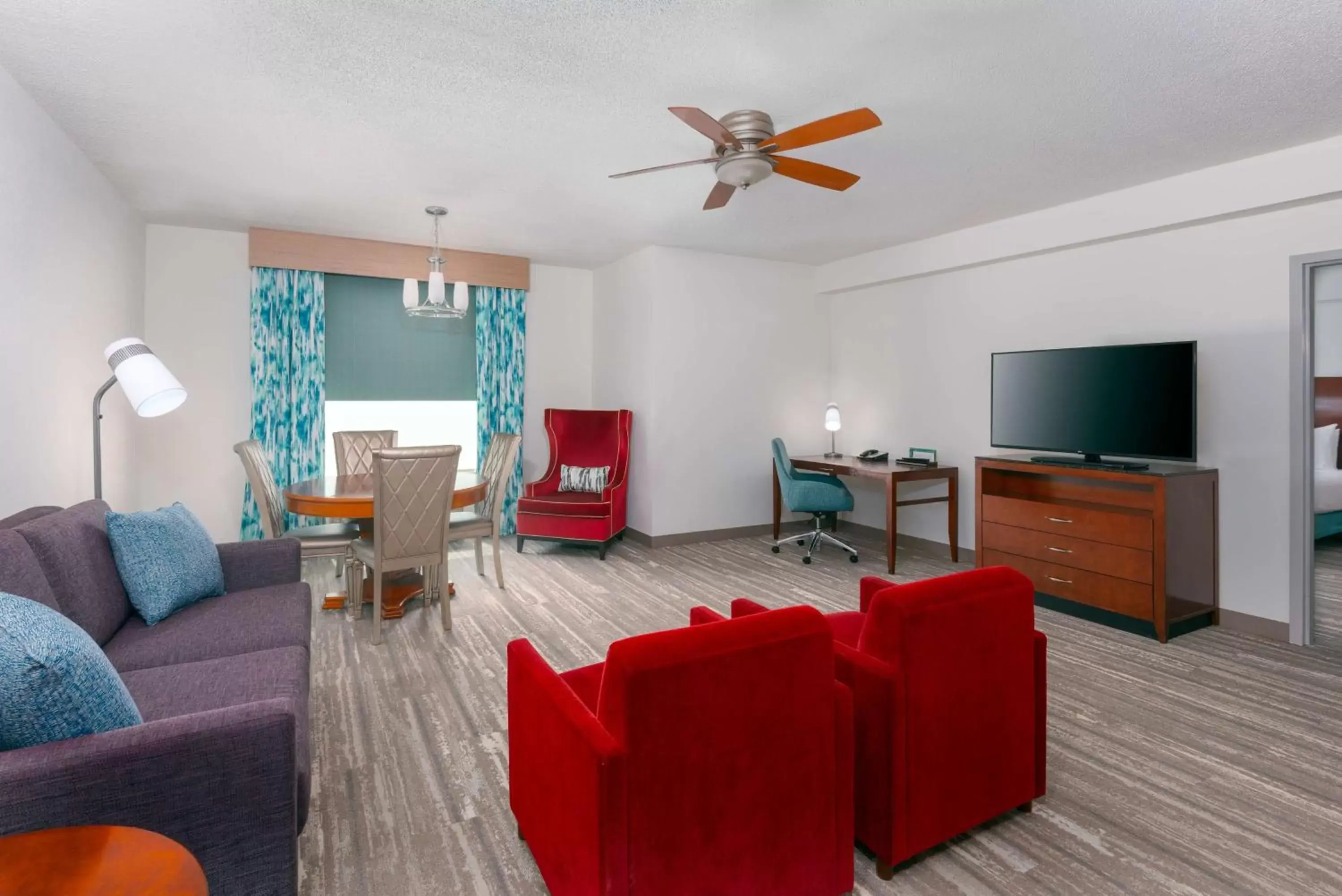 Bedroom, Seating Area in Hilton Garden Inn Tampa Riverview Brandon