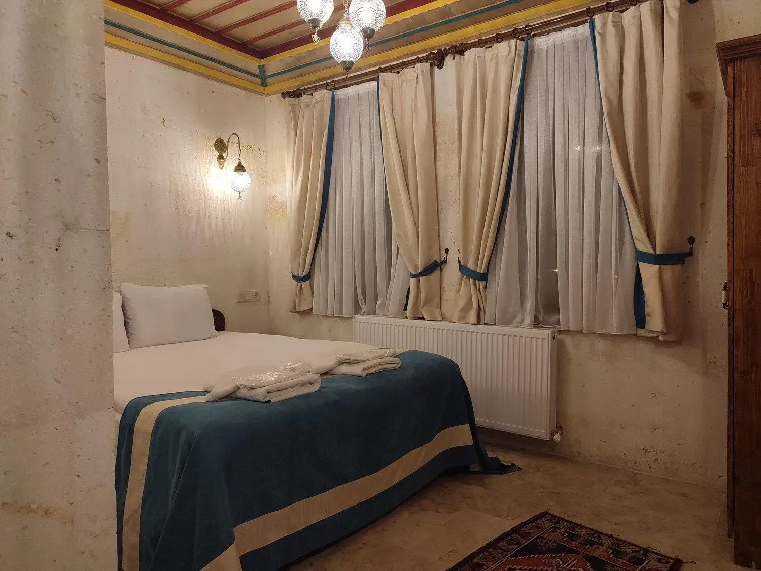 Bedroom, Bed in Balloon View Hotel Bedroom, Bed in Balloon View Hotel