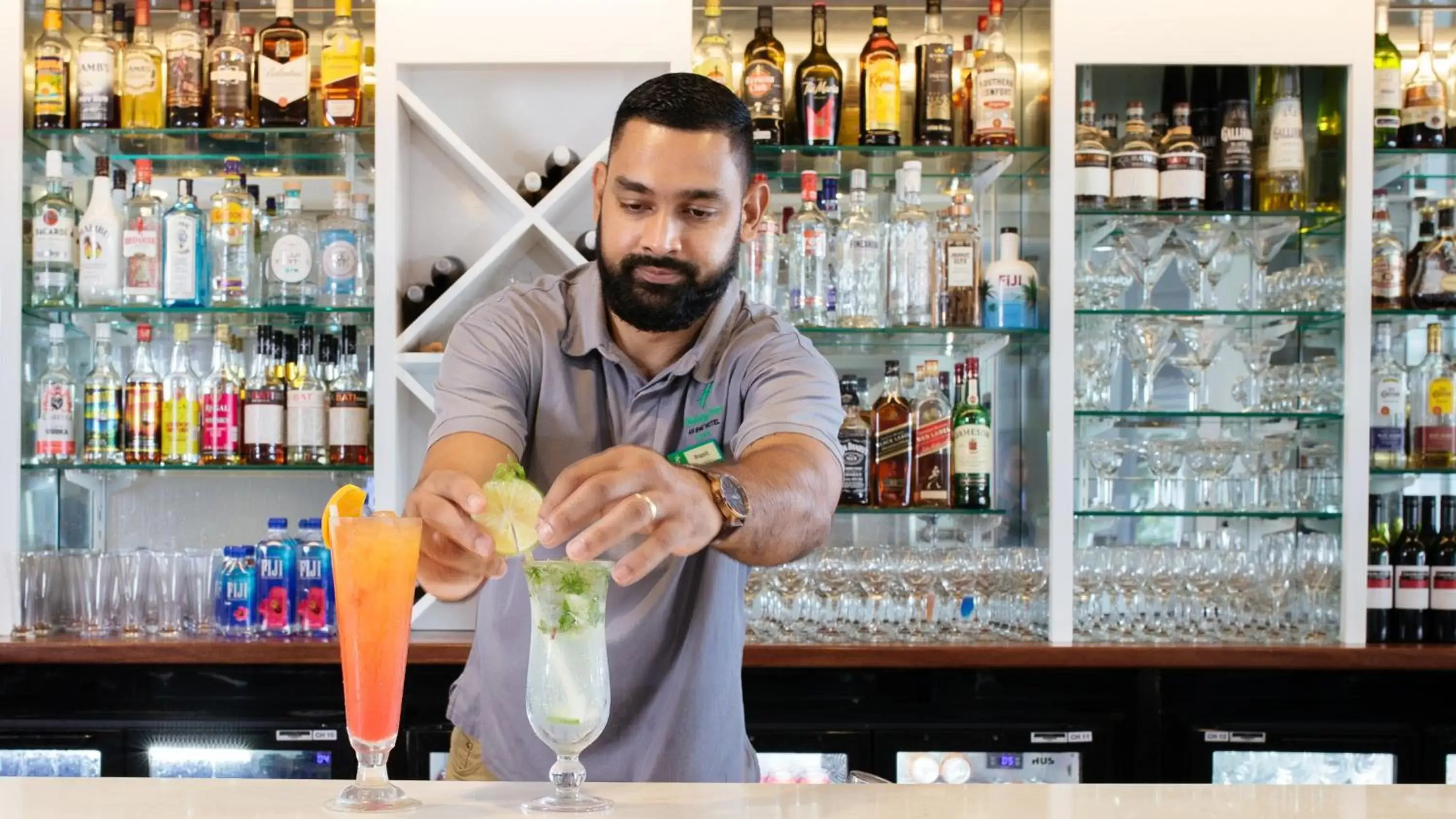 Lounge or bar in Holiday Inn Suva, an IHG Hotel