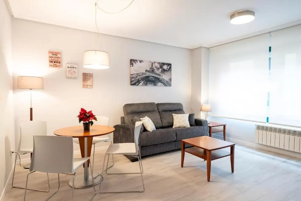 Apartamentos GO - Génova Parquesol - Parking Gratuito-Zona libre de bajas emisiones