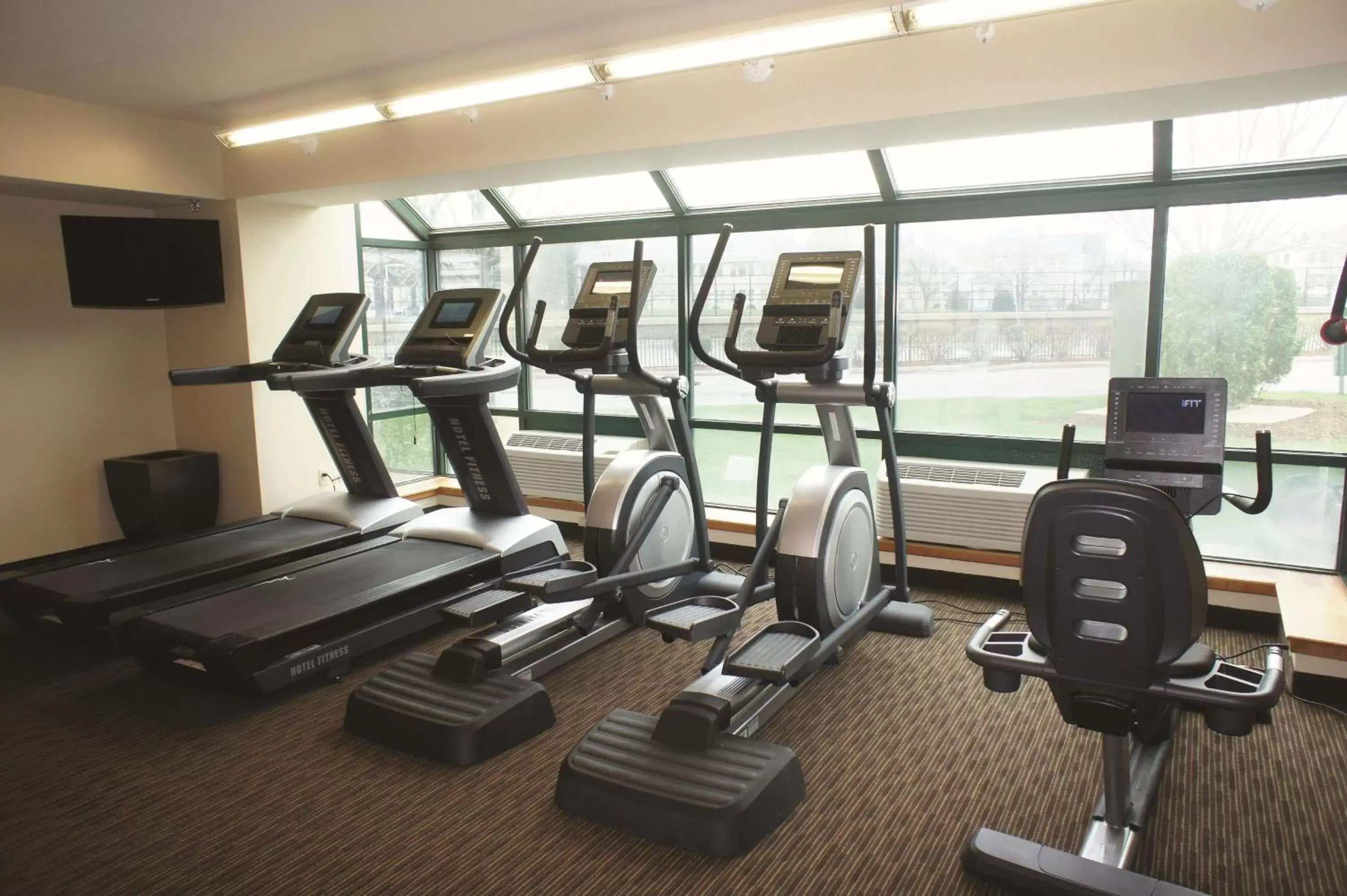Fitness centre/facilities, Fitness Center/Facilities in La Quinta by Wyndham Boston Somerville